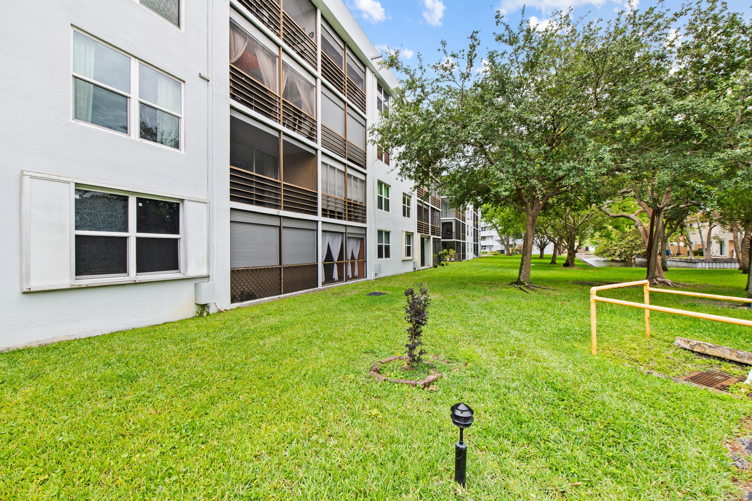 113 Royal Park Drive 2h, Oakland Park, FL 33309 — photo 29 of 40