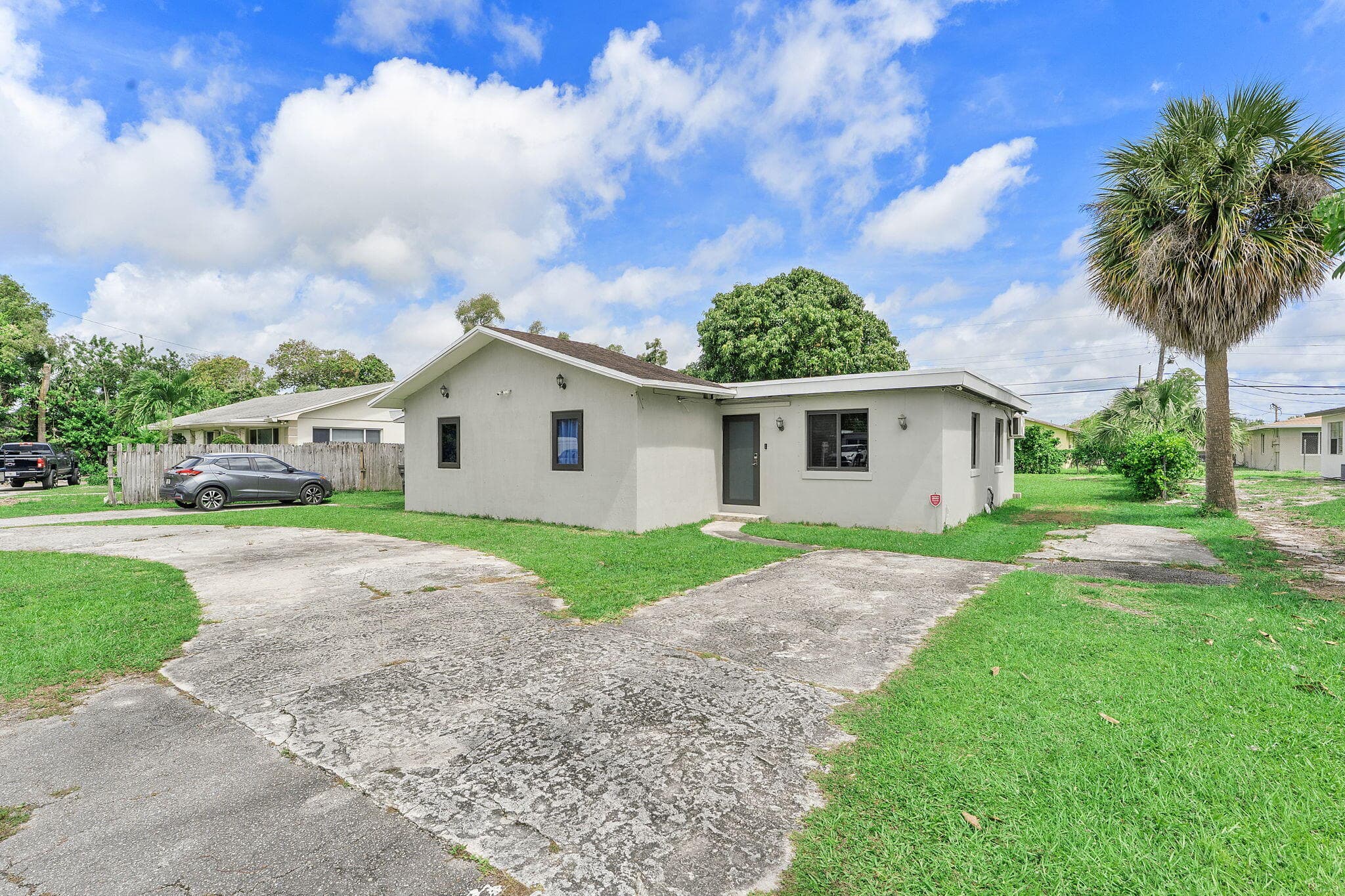 4727 Myrtle Lane, West Palm Beach, FL 33417 — photo 2 of 38
