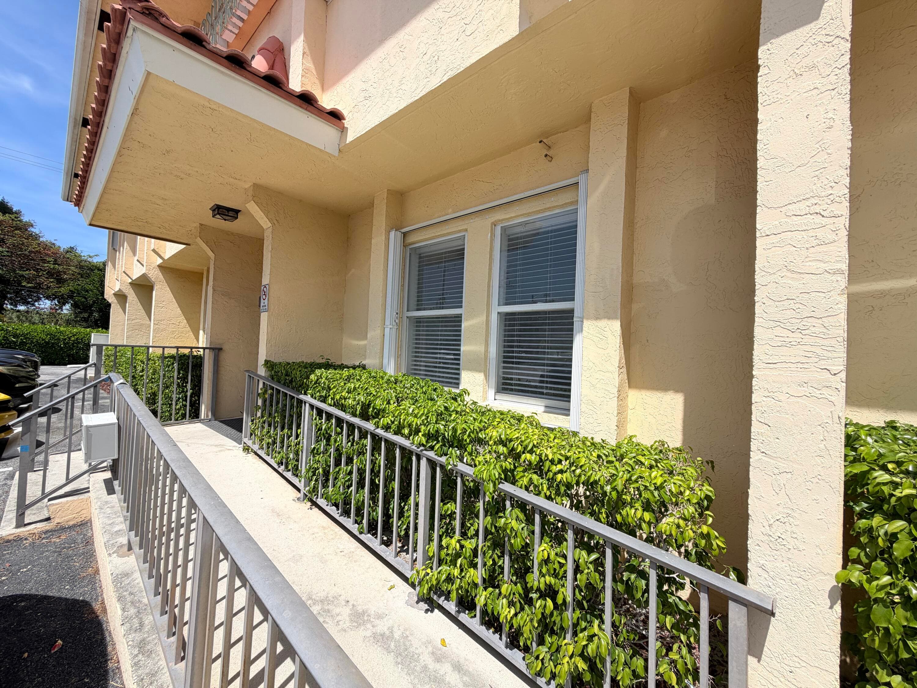 9112 N Fl A1aalt 102, North Palm Beach, FL 33403 — photo 12 of 19