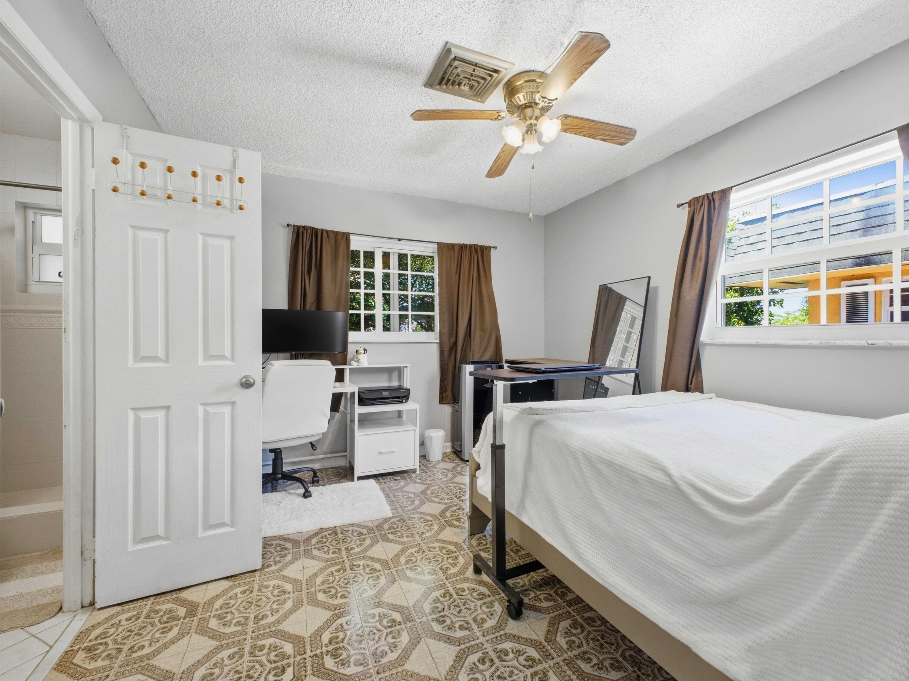2200 Monroe Street 24, Hollywood, FL 33020 — photo 23 of 31