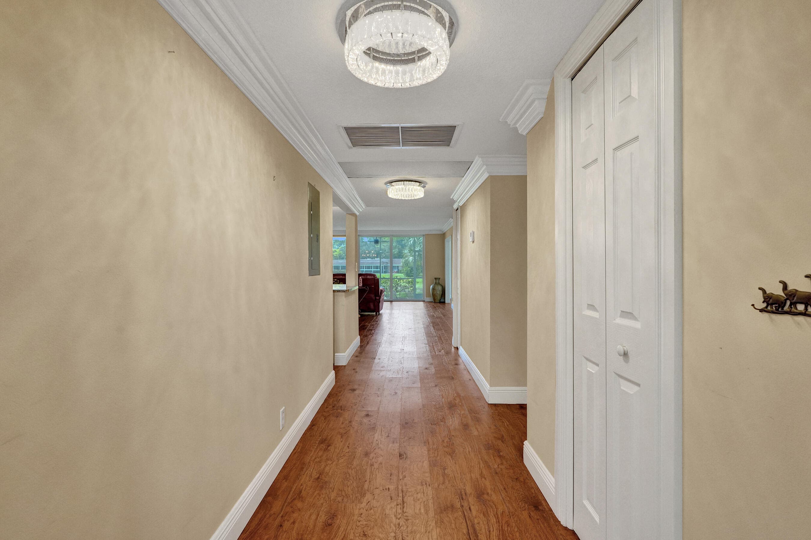 3621 Oaks Clubhouse Drive 101, Pompano Beach, FL 33069 — photo 5 of 46