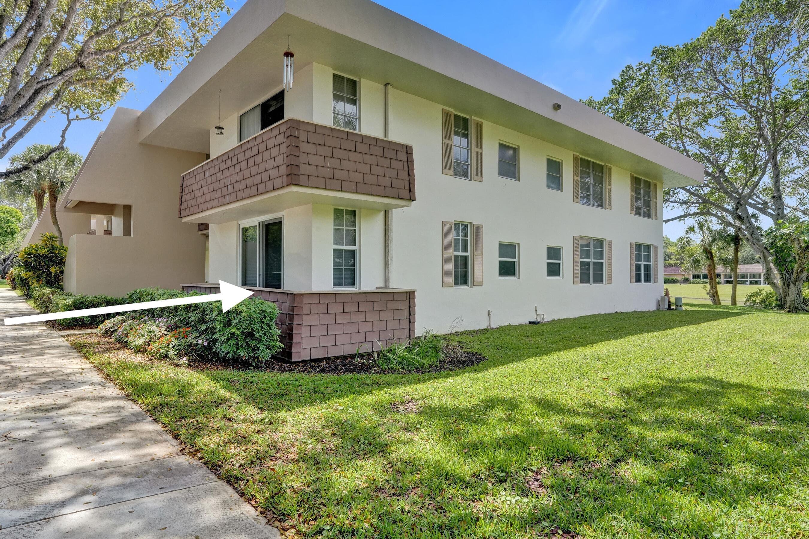 3621 Oaks Clubhouse Drive 101, Pompano Beach, FL 33069 — photo 4 of 46