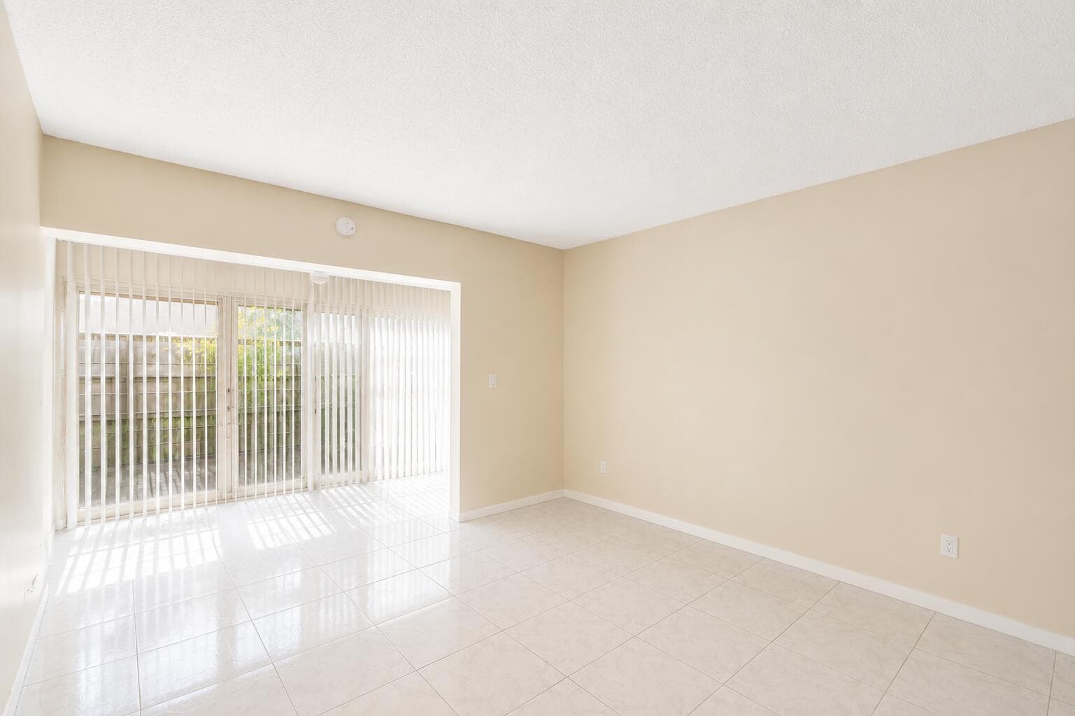 3090 NW 46th Avenue 105c, Lauderdale Lakes, FL 33313 — photo 9 of 42