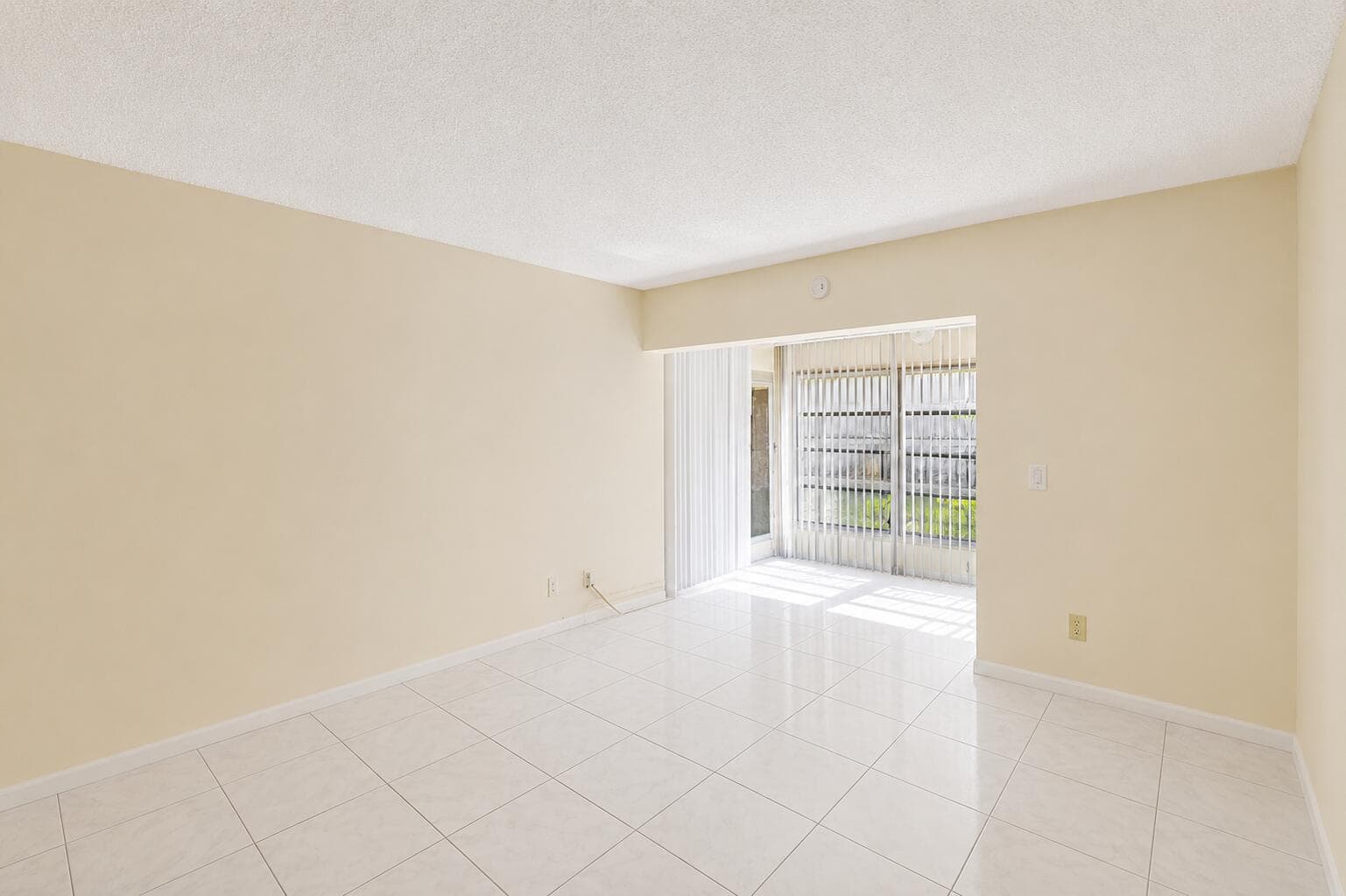 3090 NW 46th Avenue 105c, Lauderdale Lakes, FL 33313 — photo 12 of 42