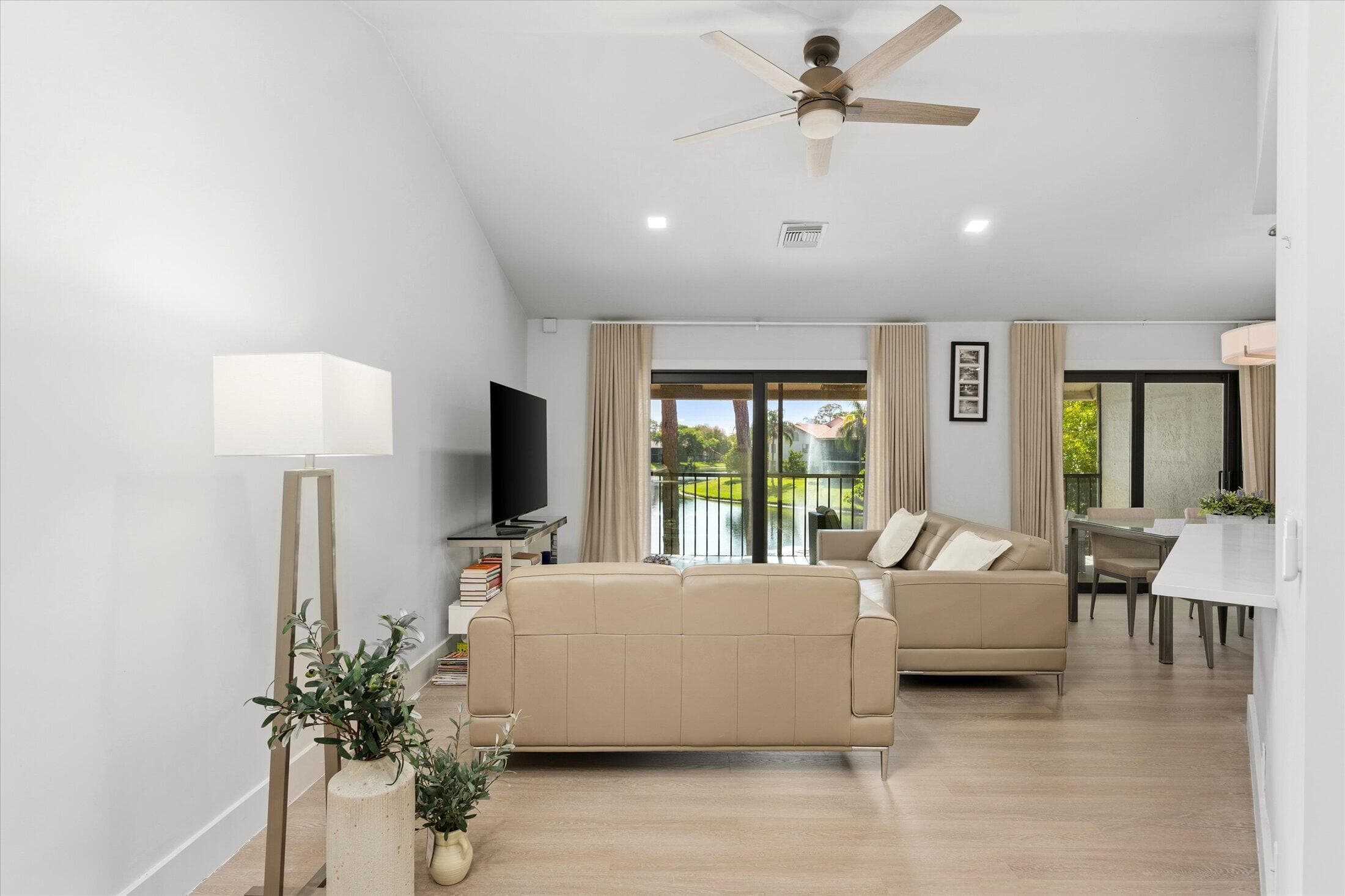 5521 Coach House Circle G, Boca Raton, FL 33486 — photo 5 of 32