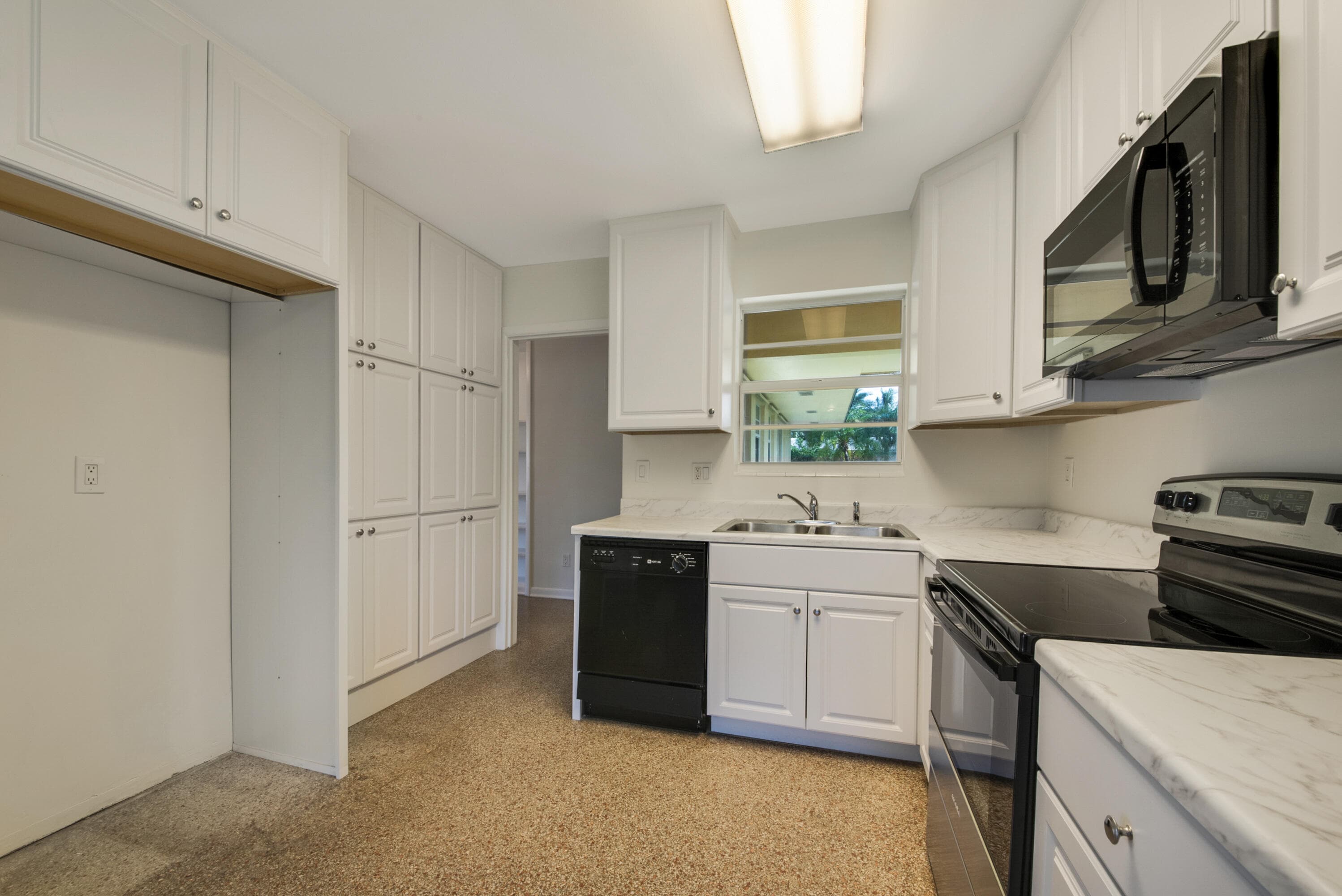 2022 Collier Avenue, Lake Worth, FL 33461 — photo 9 of 38