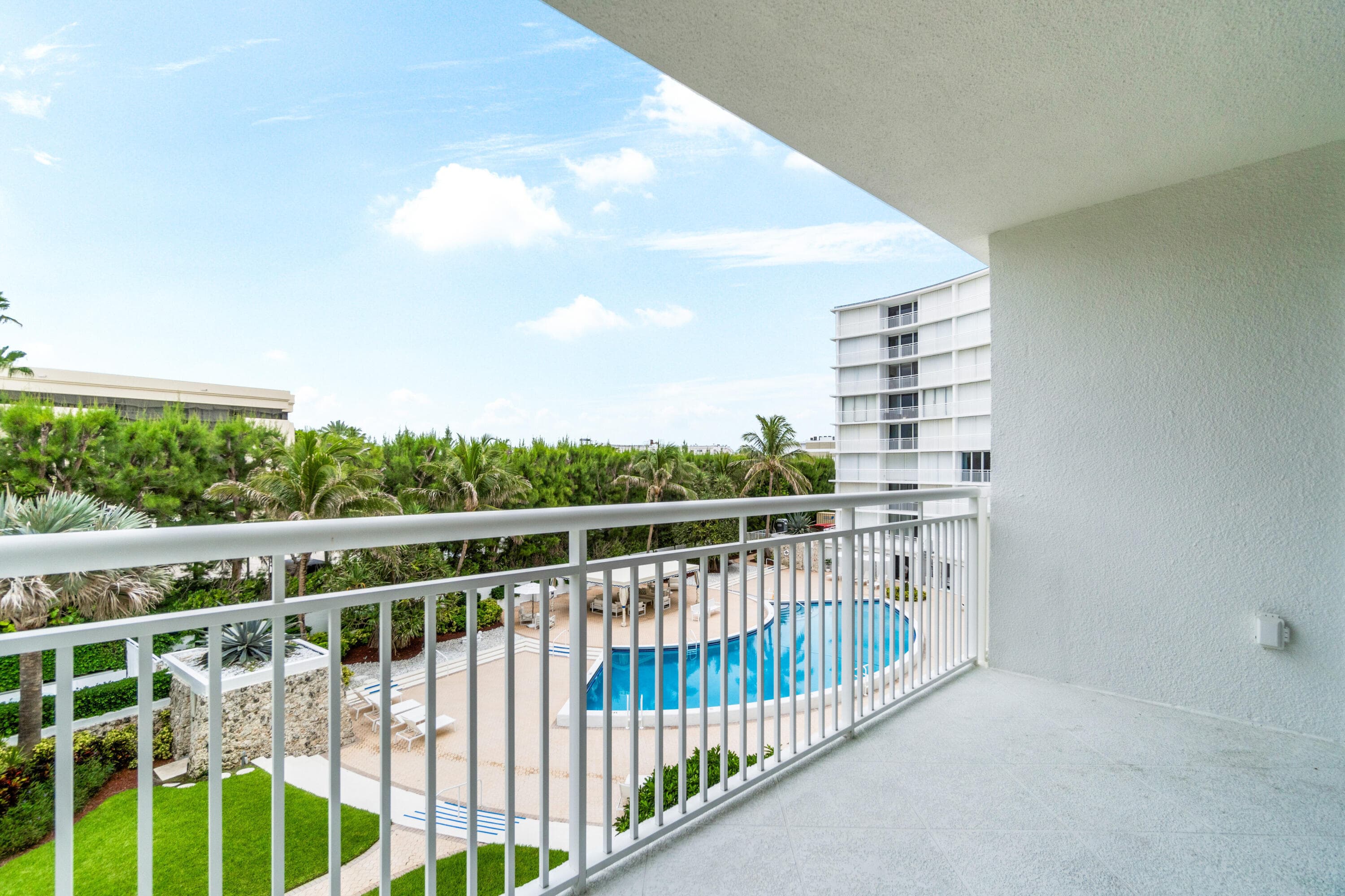 2780 S Ocean Boulevard 306, Palm Beach, FL 33480 — photo 3 of 37