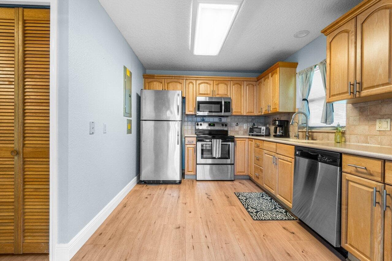 3303 Custer Avenue, Lake Worth, FL 33467 — photo 23 of 27