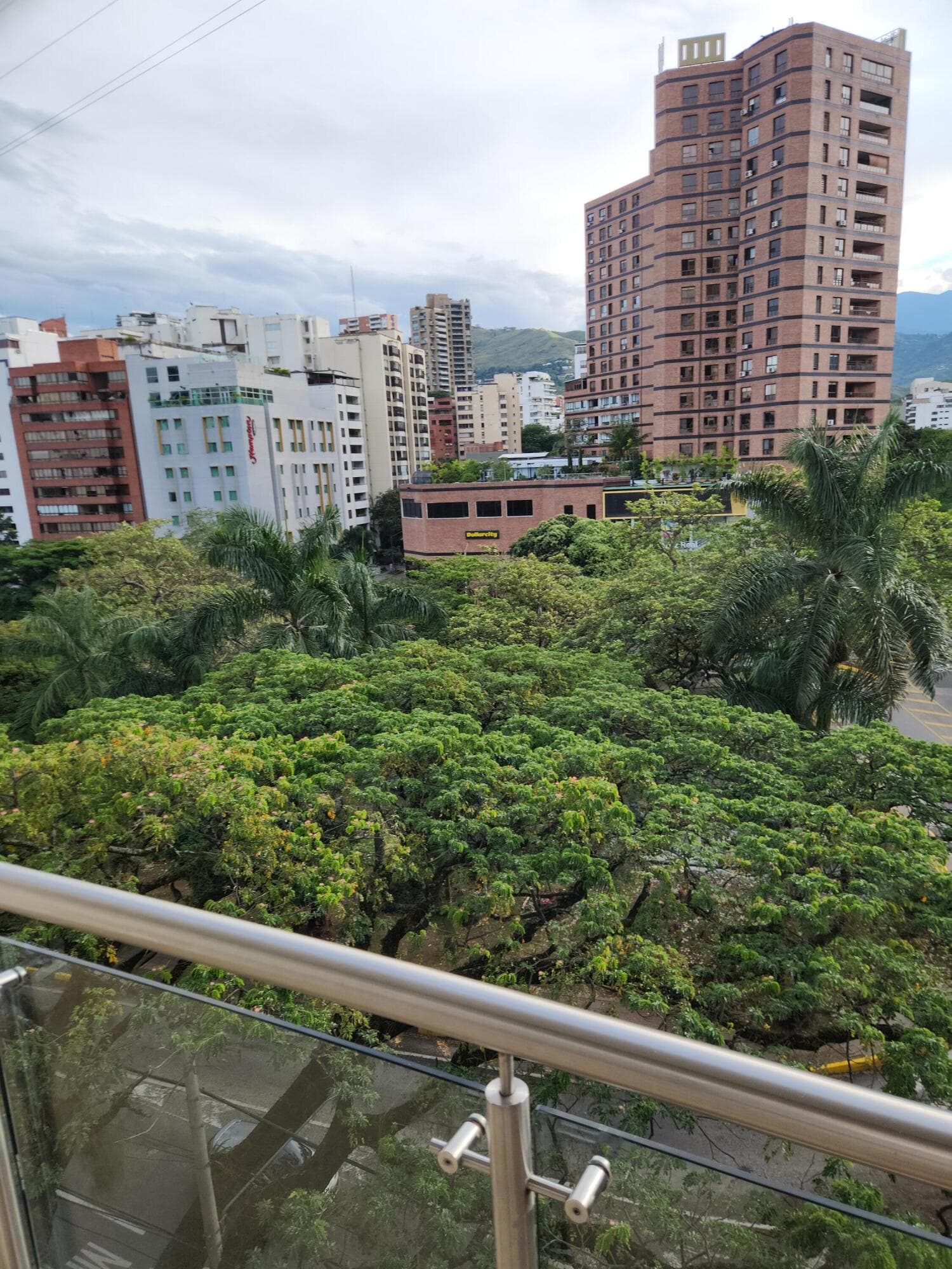 4a W Avenida 4a Oeste #5-207 302 — photo 2 of 28