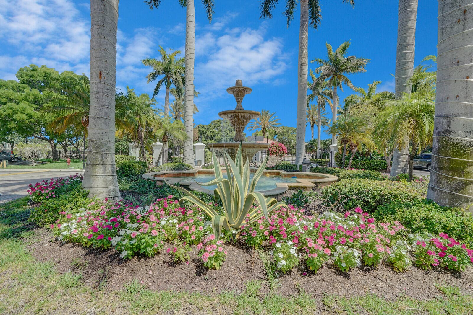 611 Villa Circle, Boynton Beach, FL 33435 — photo 3 of 24