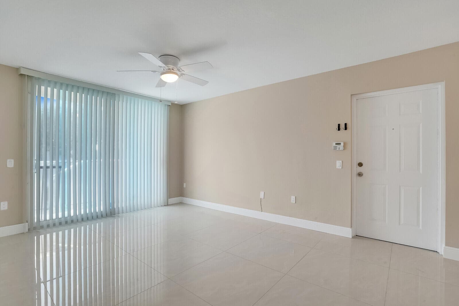 611 Villa Circle, Boynton Beach, FL 33435 — photo 6 of 24