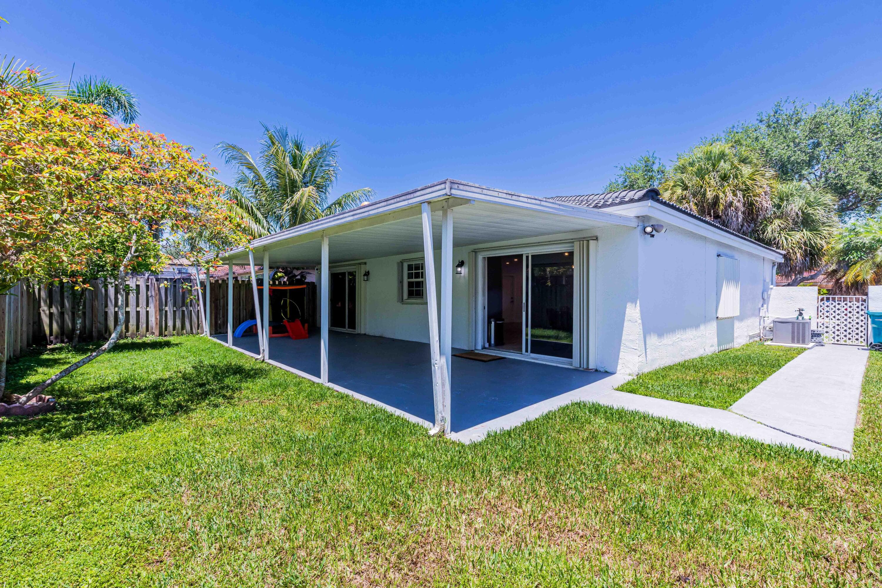 9058 NW 192nd Terrace, Miami Lakes, FL 33018 — photo 25 of 27