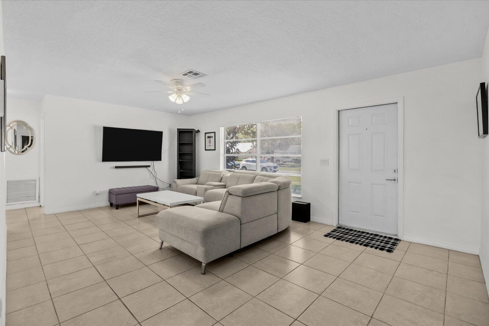 1549 SE Minorca Avenue, Port St. Lucie, FL 34952 — photo 4 of 35
