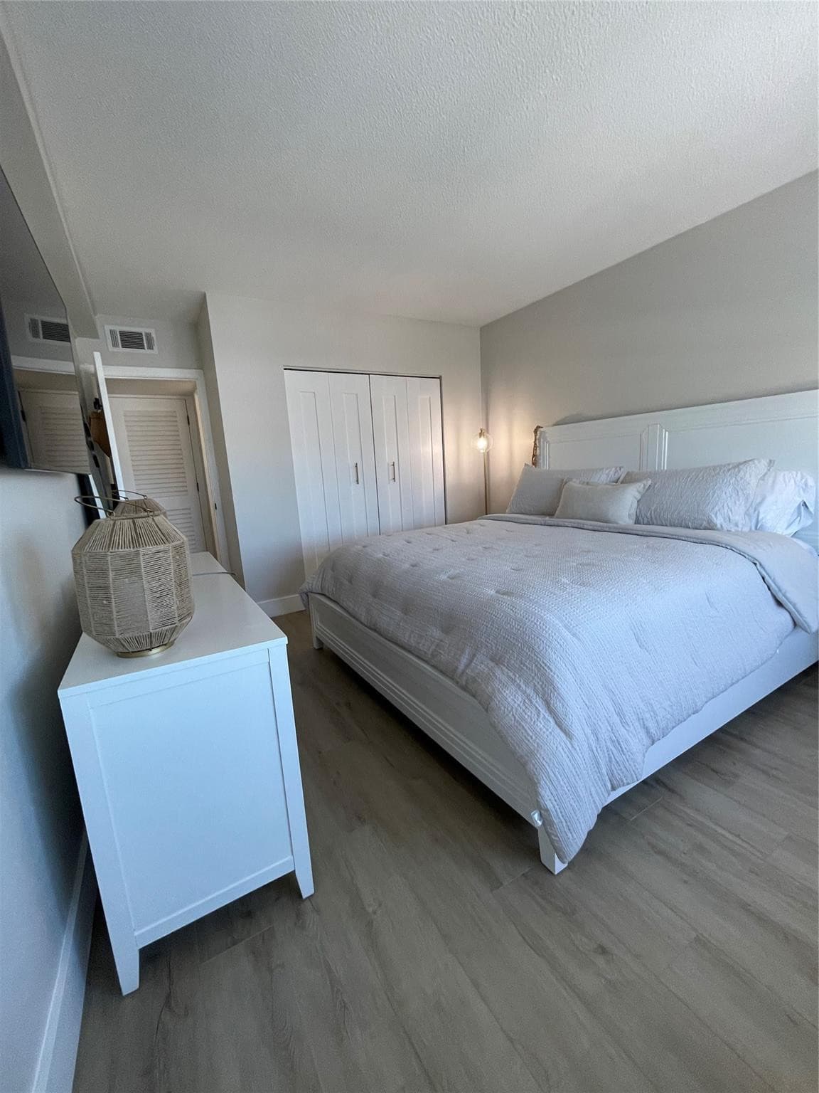 400 Kings Point Drive 1027, Sunny Isles Beach, FL 33160 — photo 32 of 51