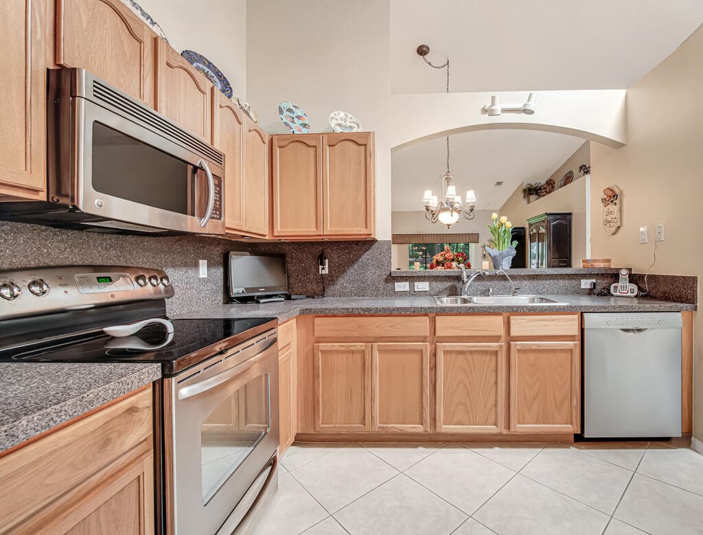 9436 Swansea Lane, West Palm Beach, FL 33411 — photo 17 of 40
