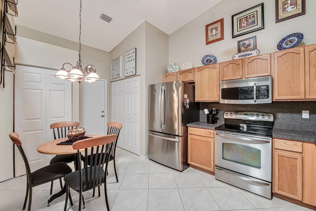 9436 Swansea Lane, West Palm Beach, FL 33411 — photo 18 of 40