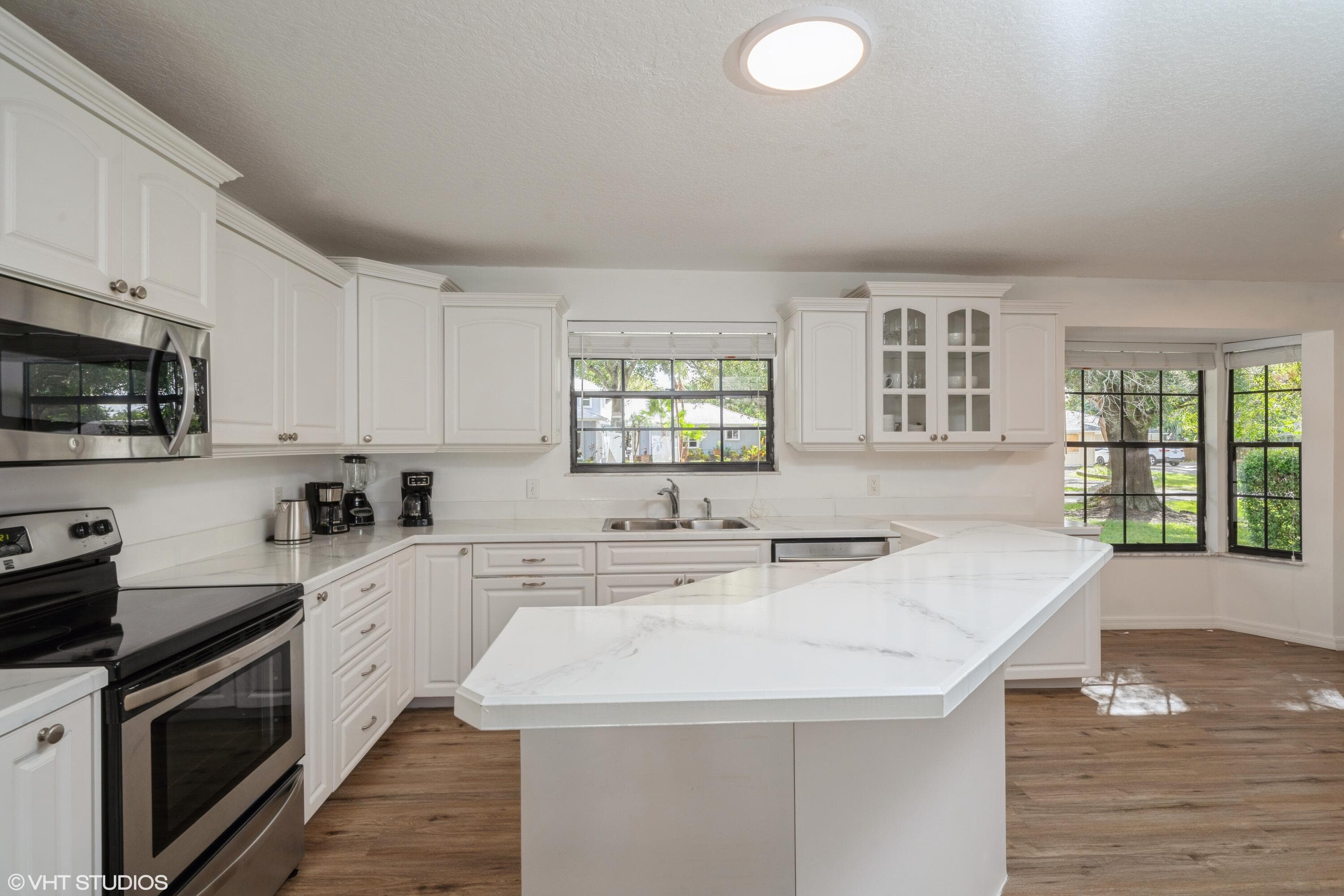 595 11th Avenue, Vero Beach, FL 32962 — photo 10 of 36