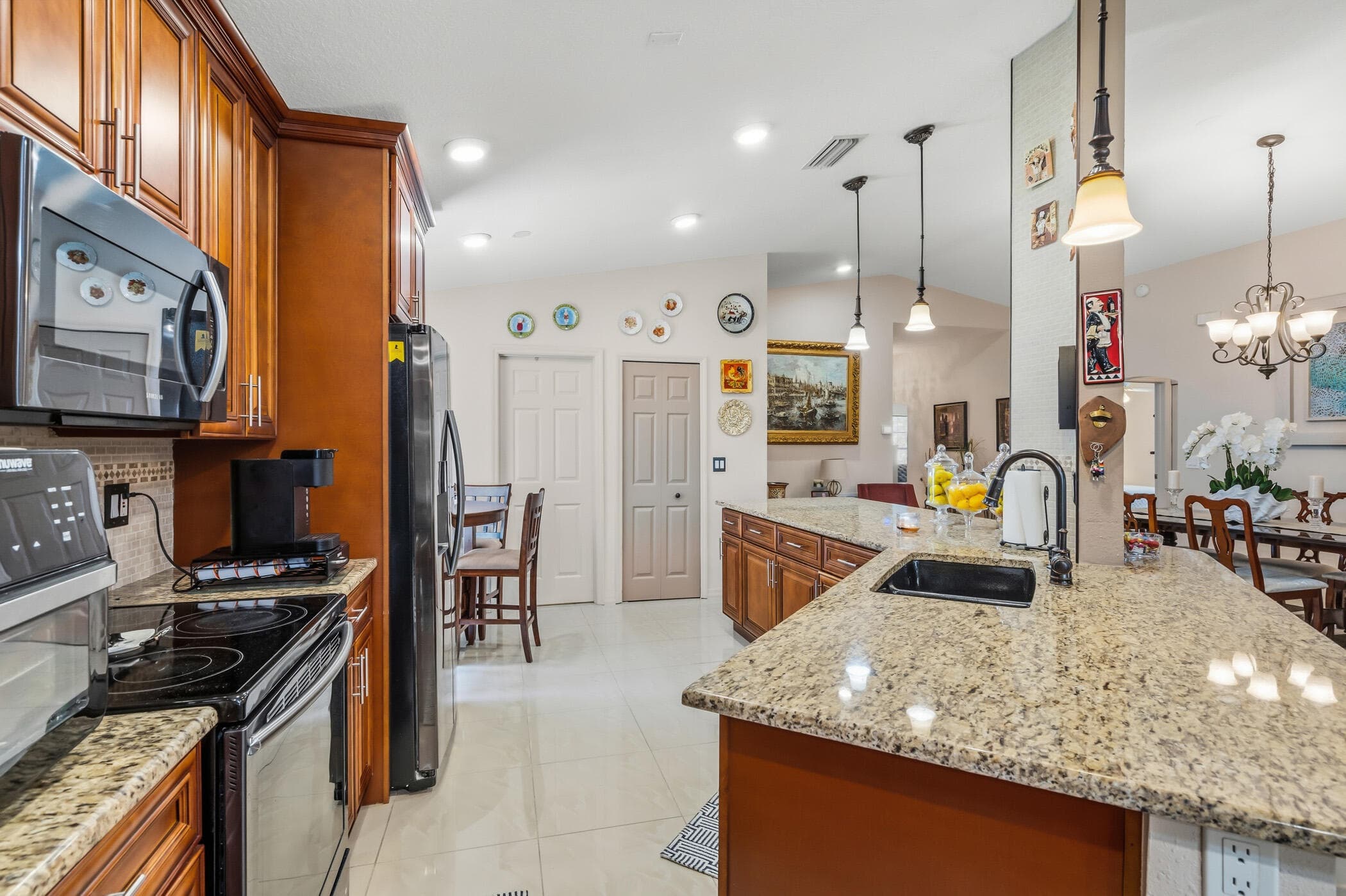 1013 E 13th Square, Vero Beach, FL 32960 — photo 10 of 40