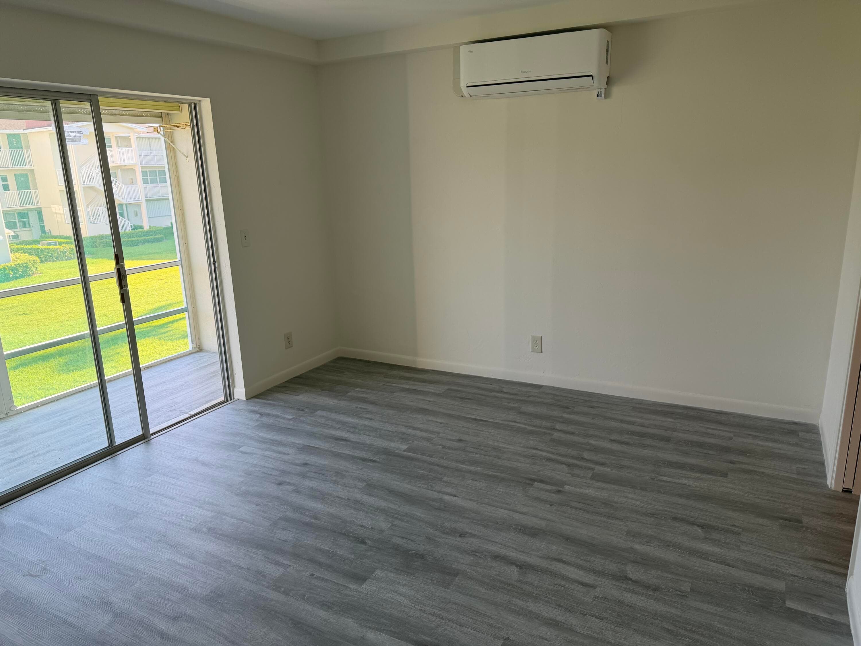370 E Horizons 203, Boynton Beach, FL 33435 — photo 8 of 25