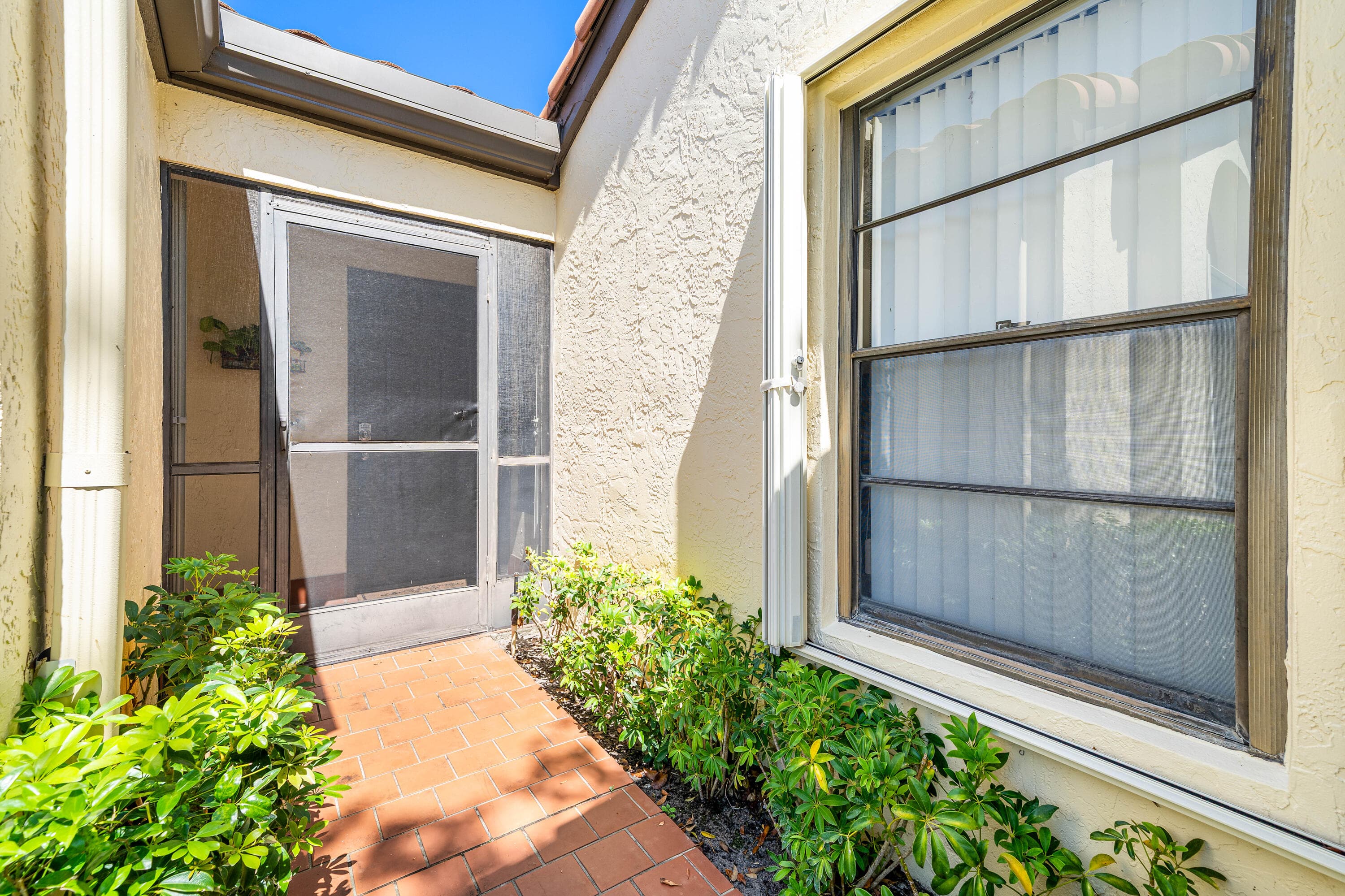 10069 Andrea Lane A, Boynton Beach, FL 33437 — photo 5 of 39