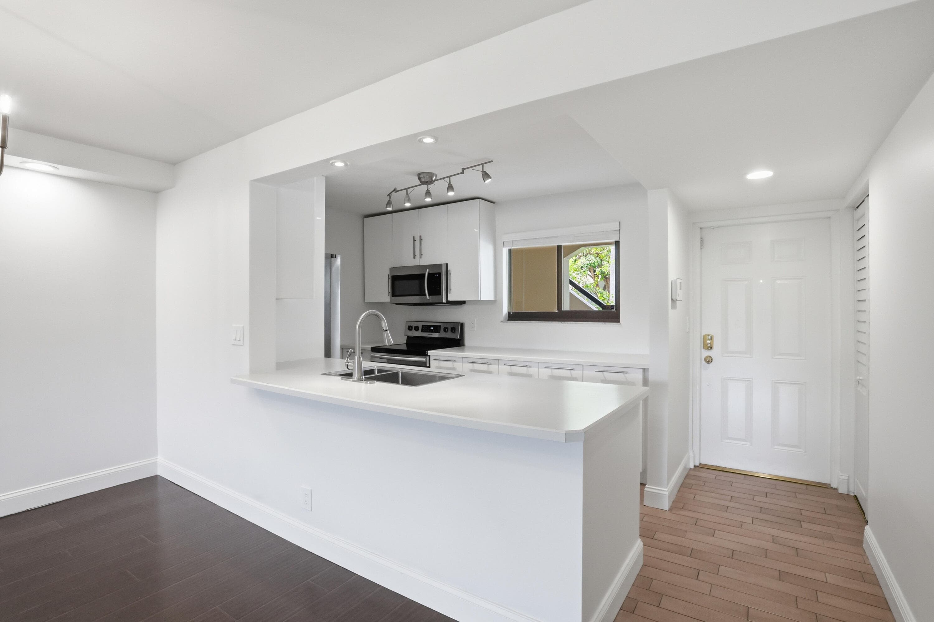 110 NW 70th Street 103, Boca Raton, FL 33487 — photo 6 of 36
