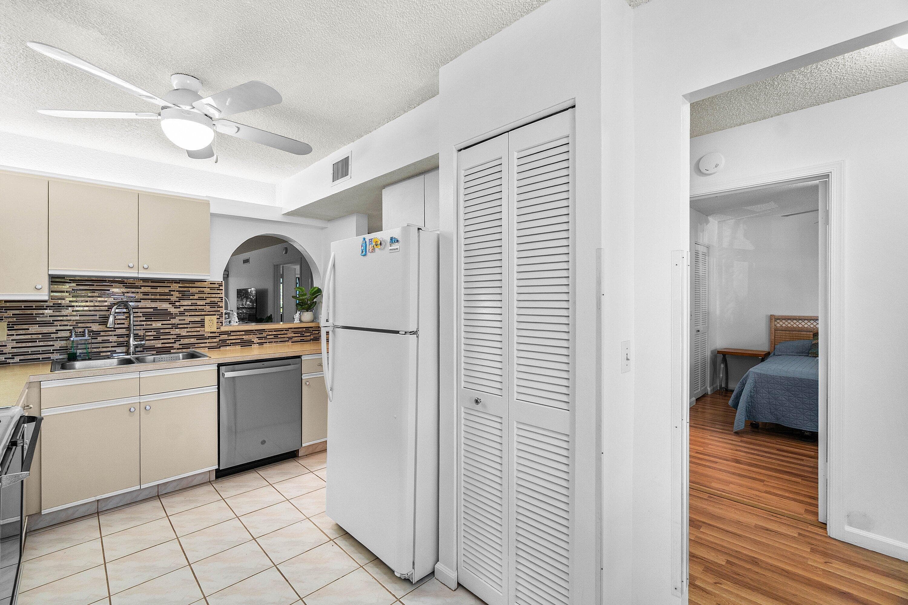 10110 Cedar Point Boulevard 305, Boynton Beach, FL 33437 — photo 12 of 65