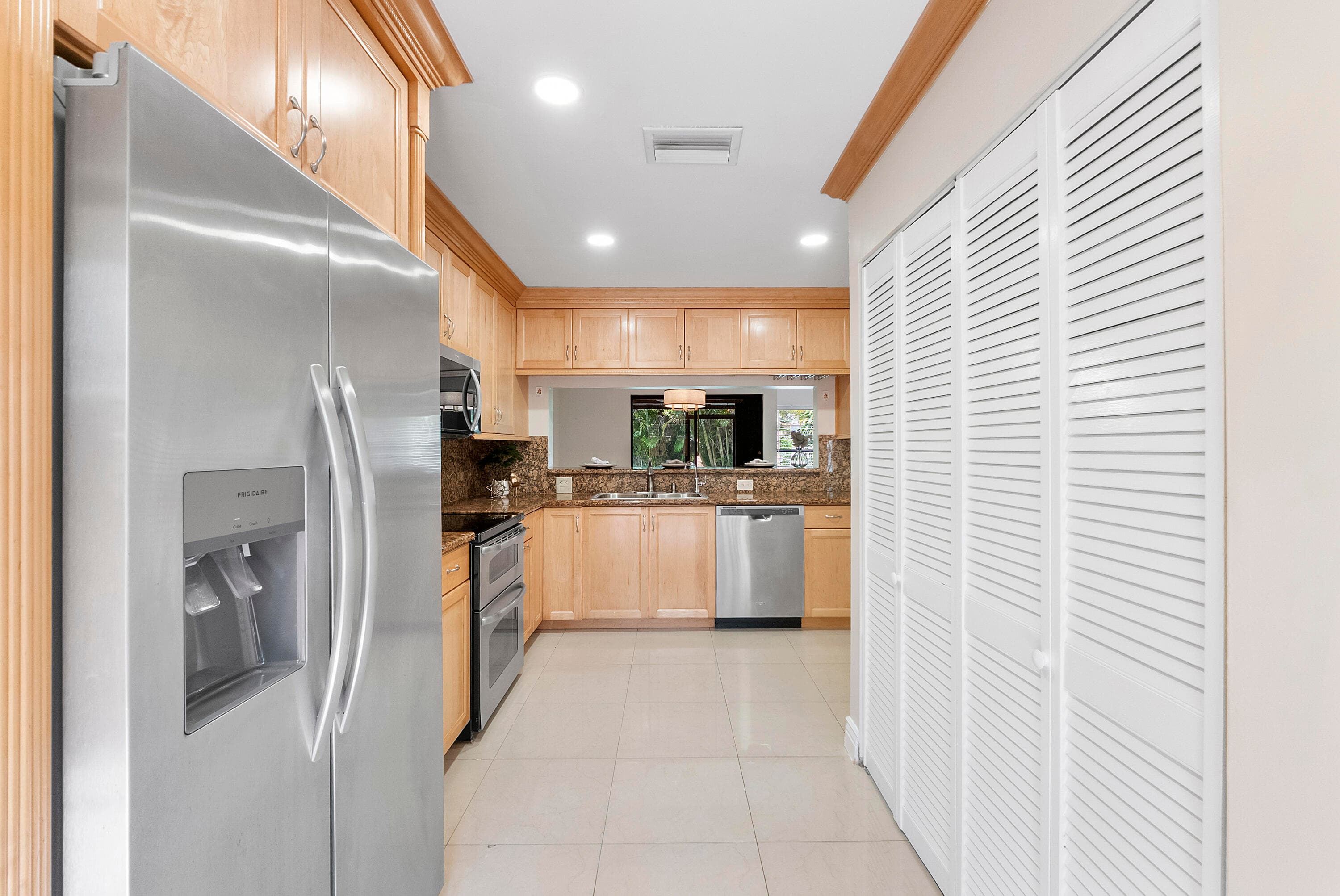 2047 NW 45th Avenue 2047, Coconut Creek, FL 33066 — photo 13 of 33
