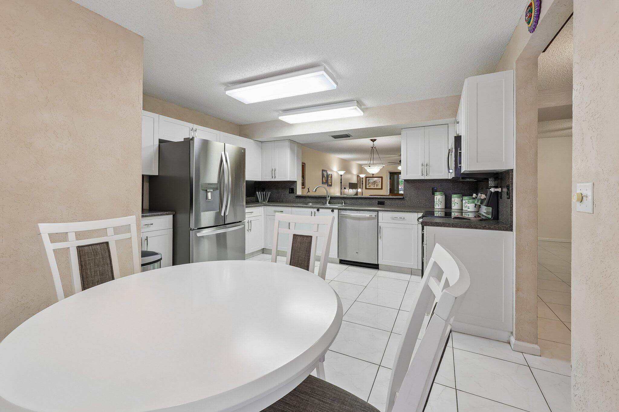 9681 E Sills Dr E 102, Boynton Beach, FL 33437 — photo 3 of 20