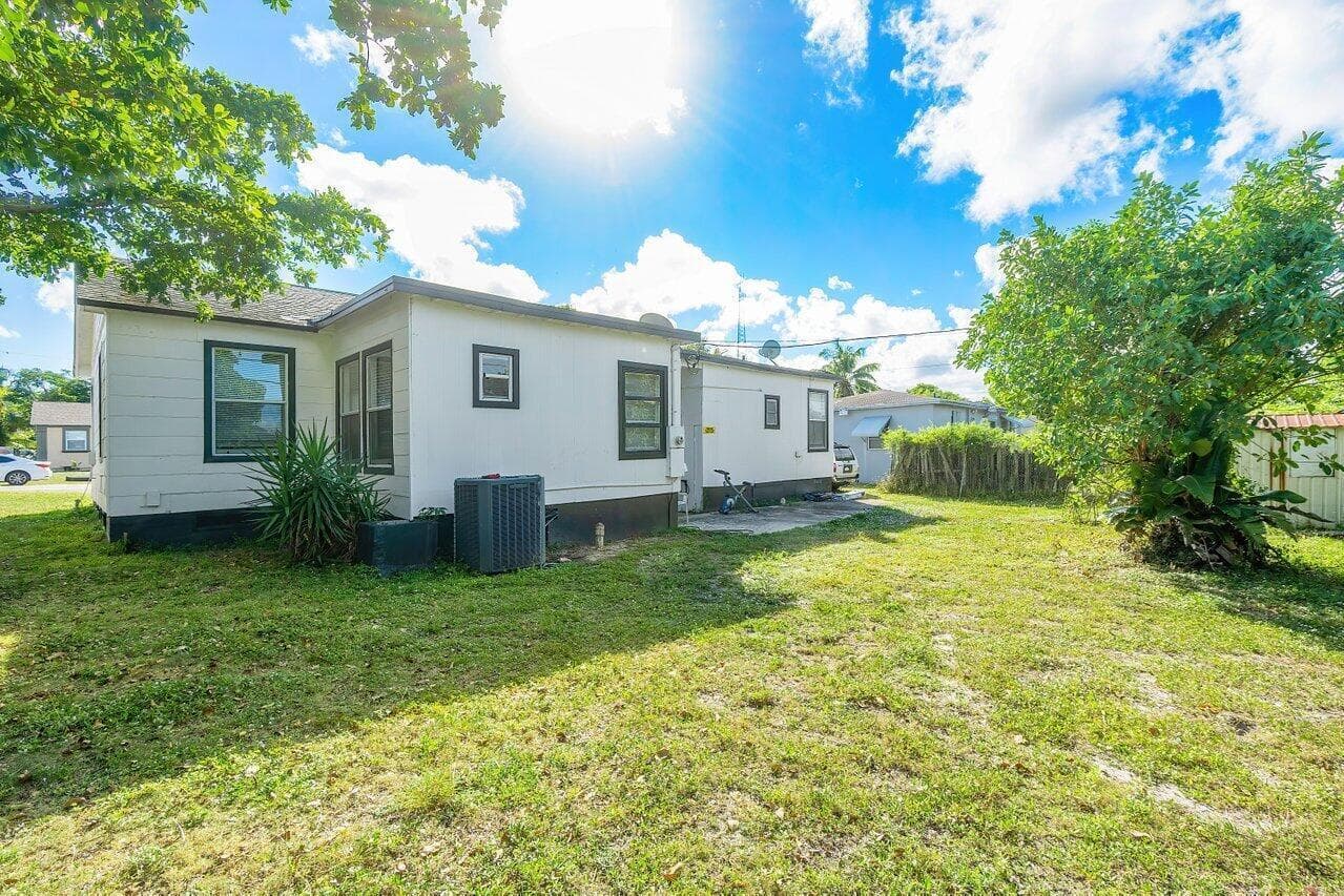 921 43rd Street, West Palm Beach, FL 33407 — photo 20 of 23