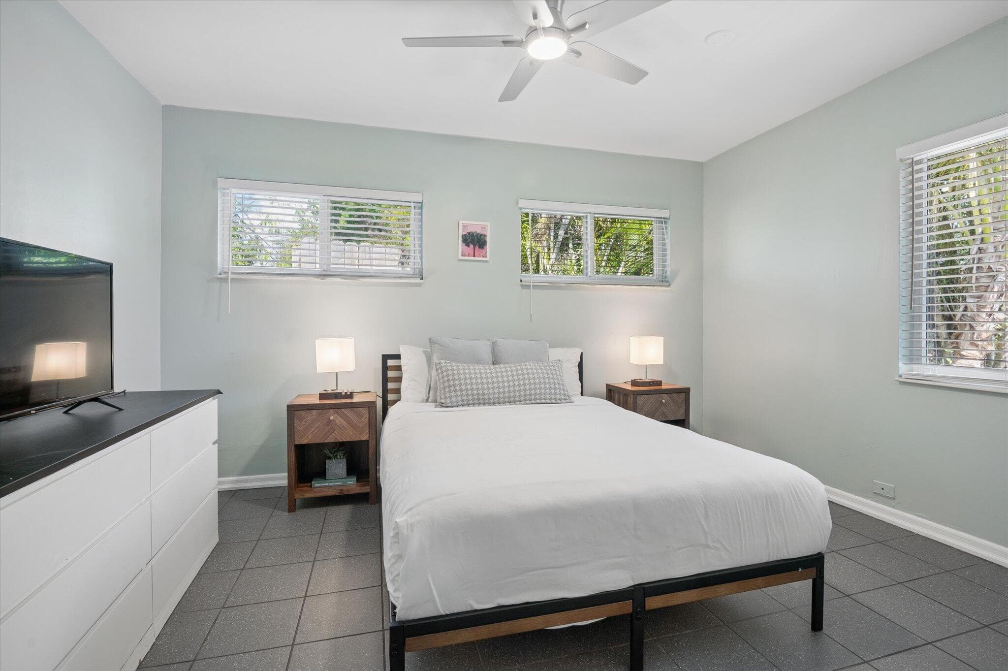 1123 NE 14th Avenue 2, Fort Lauderdale, FL 33304 — photo 11 of 12