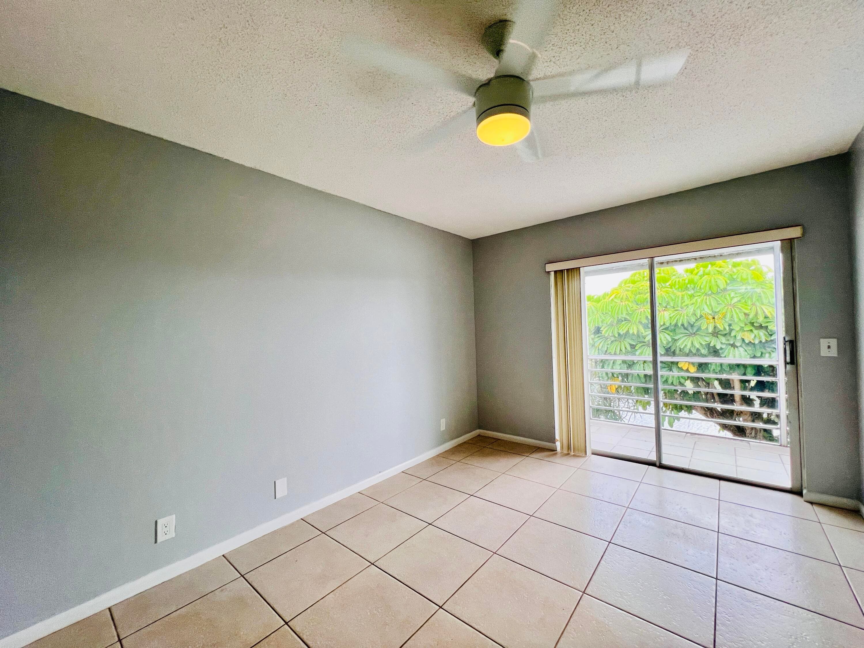 74 Berkshire C, West Palm Beach, FL 33417 — photo 9 of 18