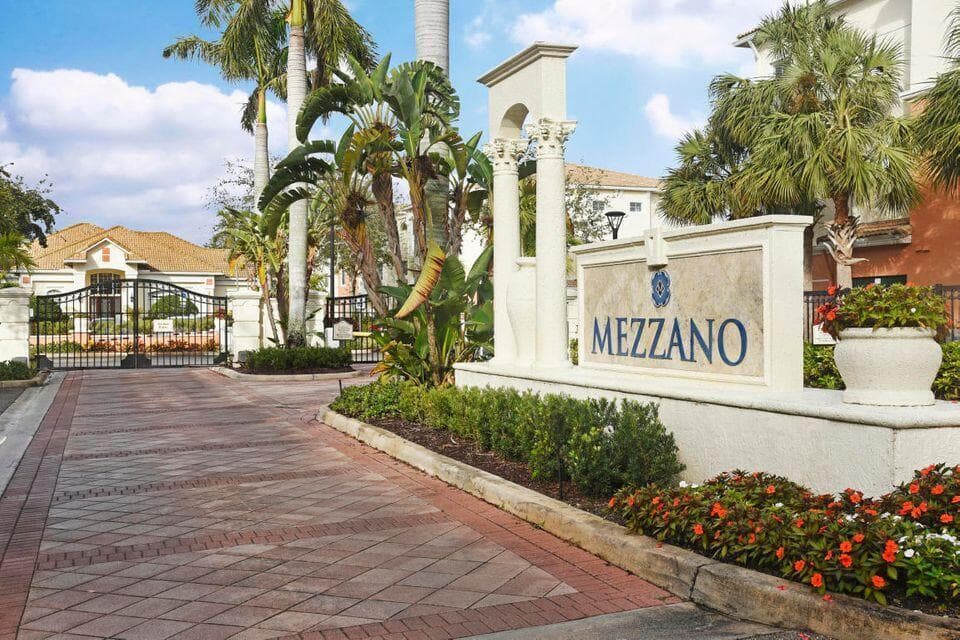 9905 Baywinds Boulevard 2202, West Palm Beach, FL 33411 — photo 1 of 18