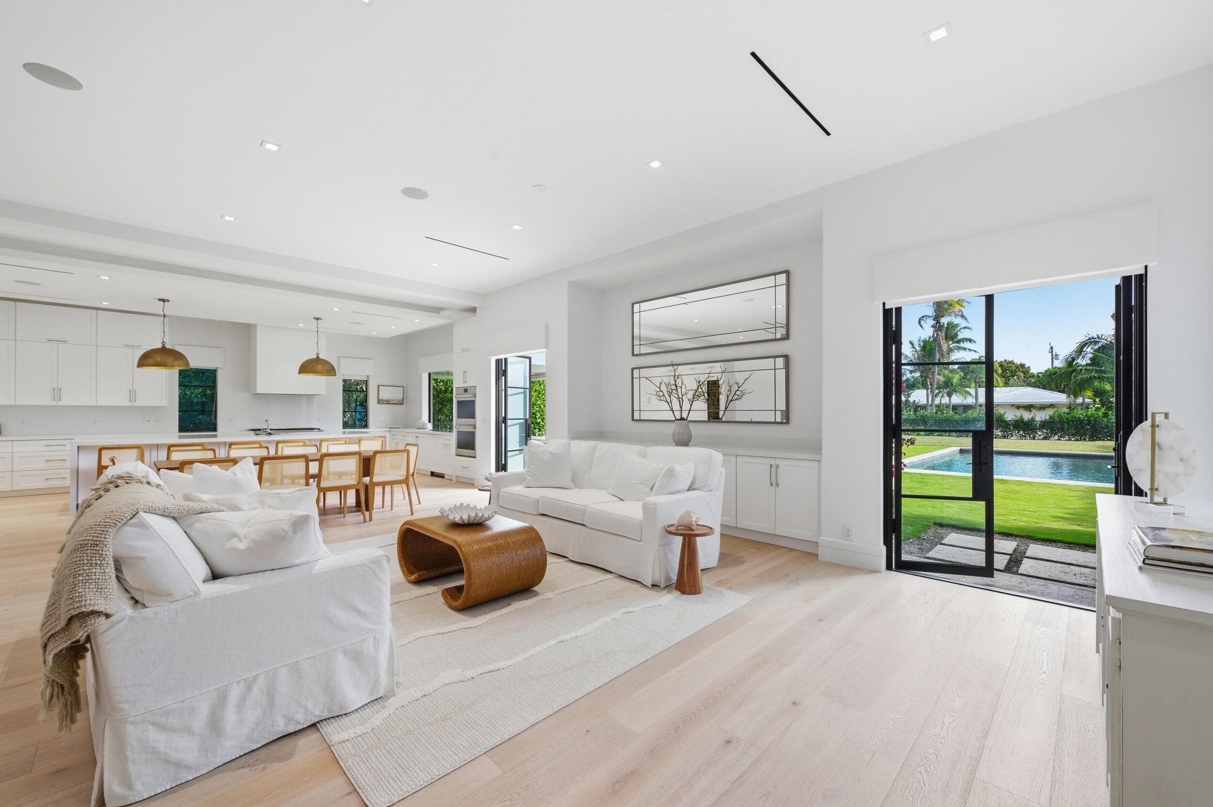 248 E Lakewood Road, West Palm Beach, FL 33405 — photo 8 of 43