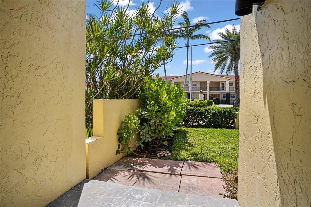 2121 NE 36th Street 2121, Lighthouse Point, FL 33064 — photo 15 of 18