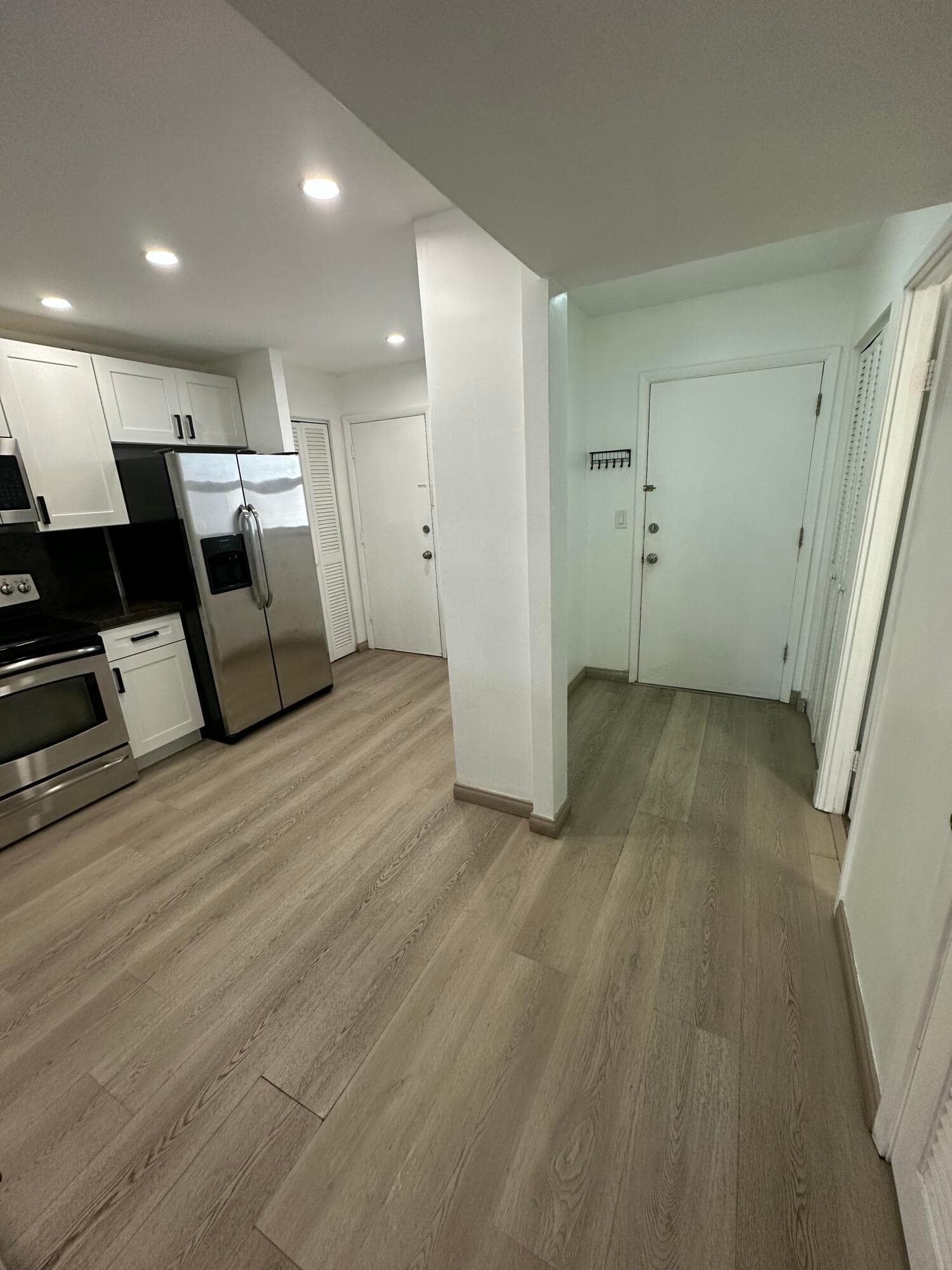 1660 NE 191st Street 404-1, Miami, FL 33179 — photo 17 of 34
