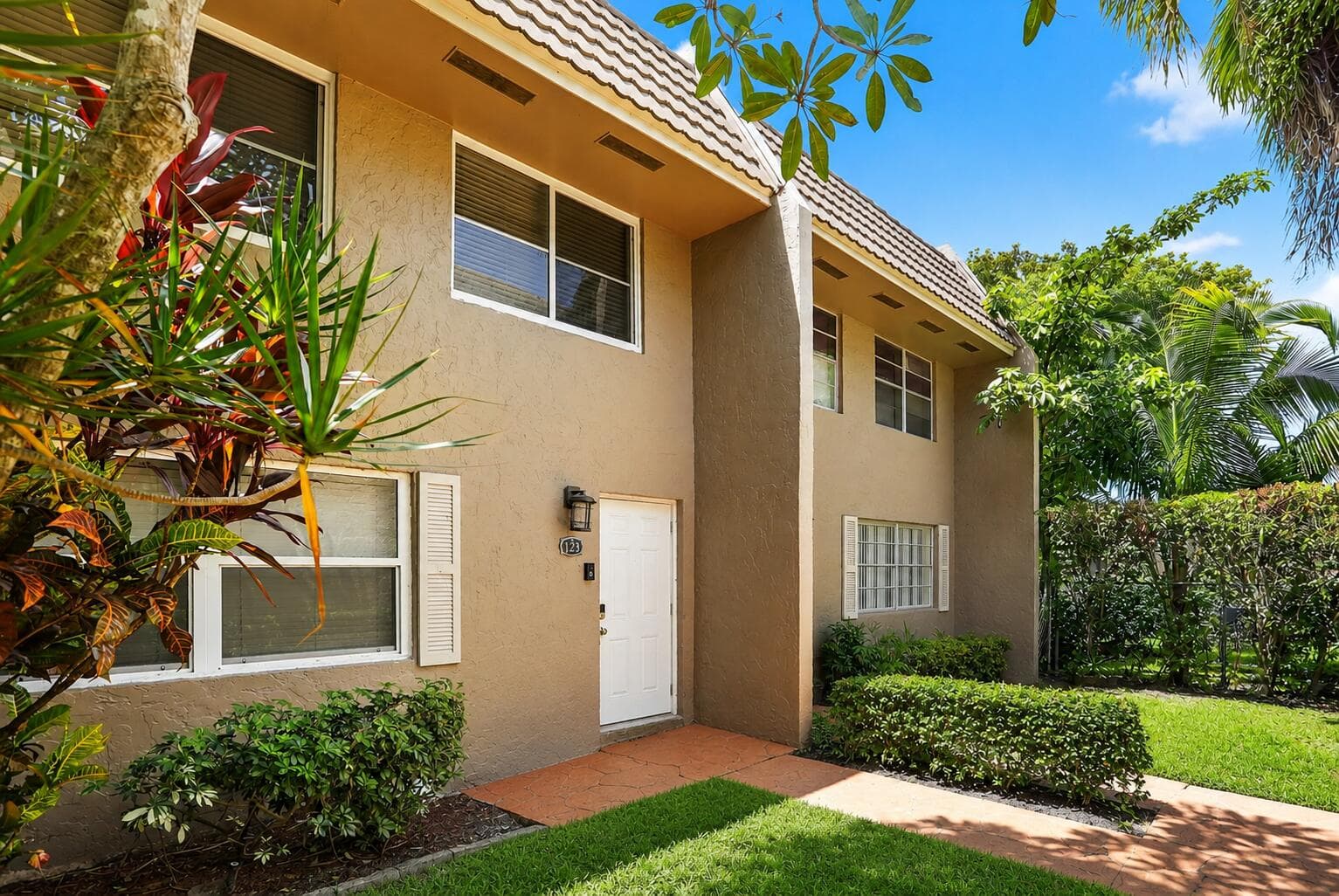9050 NW 28th Street 123, Coral Springs, FL 33065 — photo 1 of 20