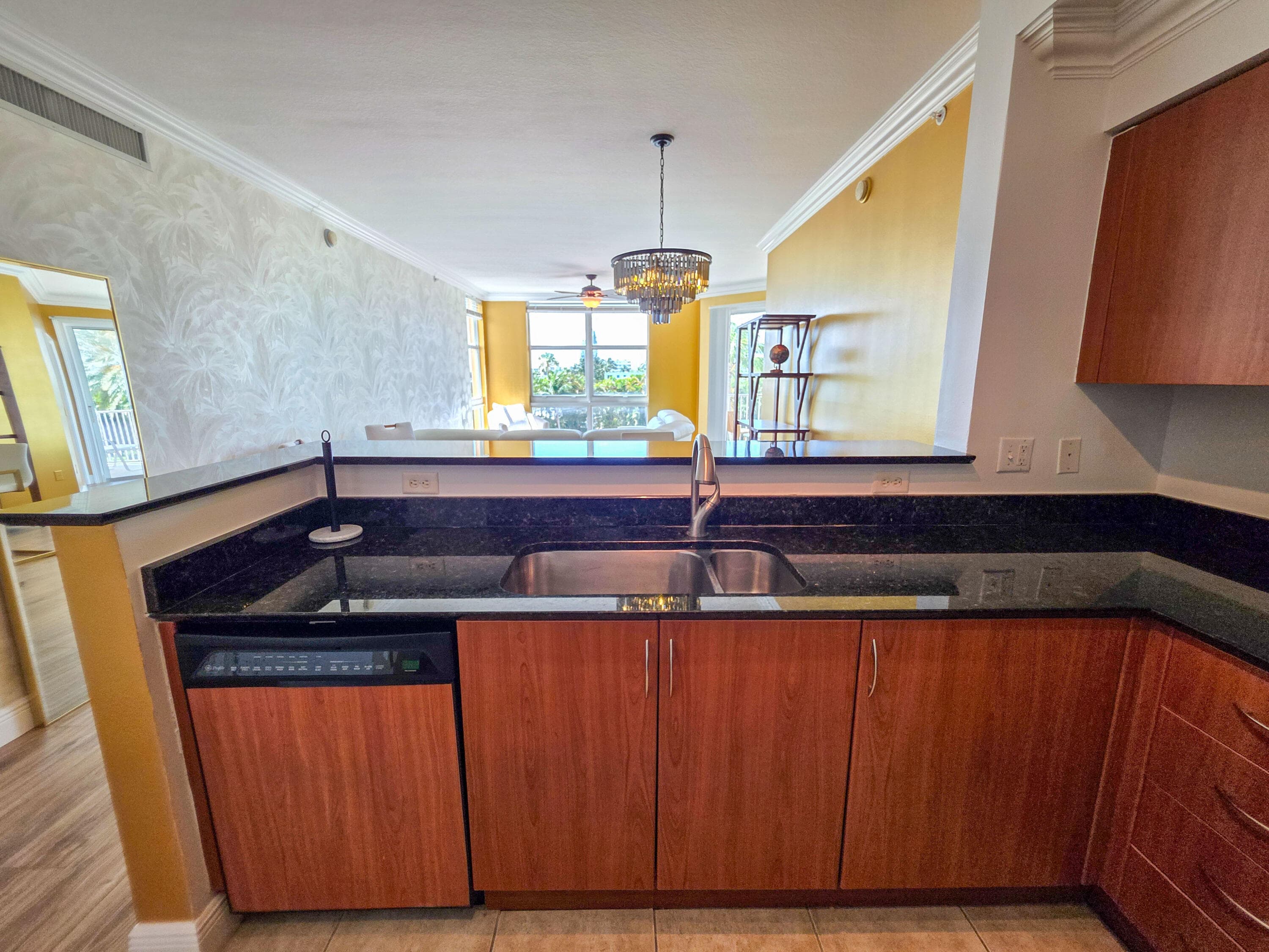 806 E Windward Way 323, Lantana, FL 33462 — photo 11 of 43