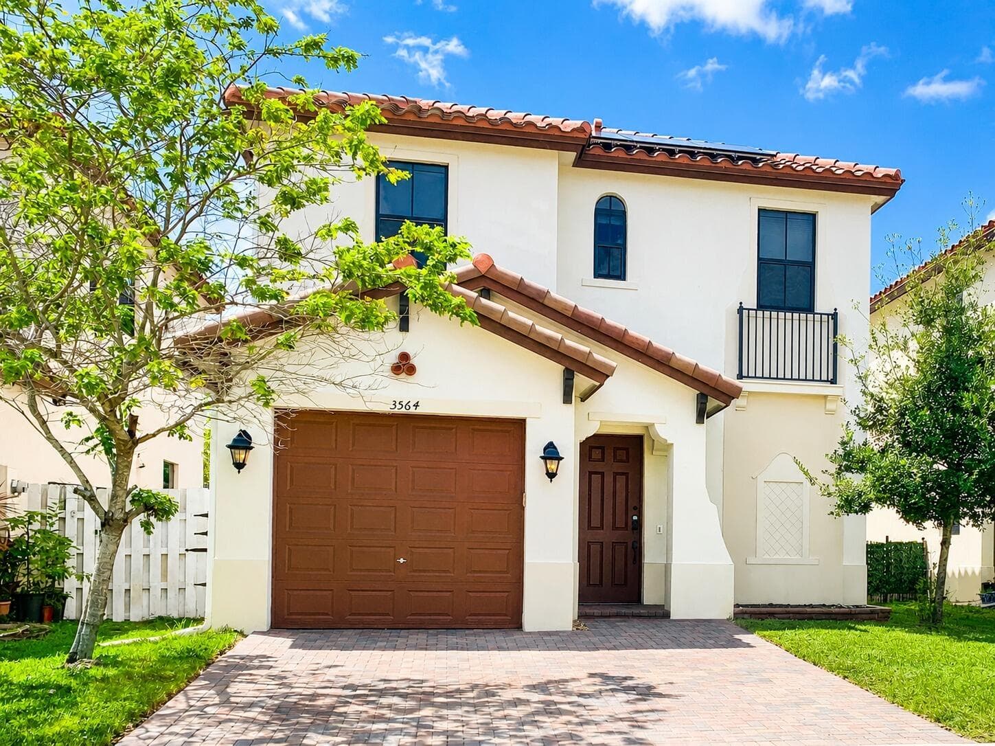 3564 SW 92nd Avenue, Pembroke Pines, FL 33025 — photo 1 of 32