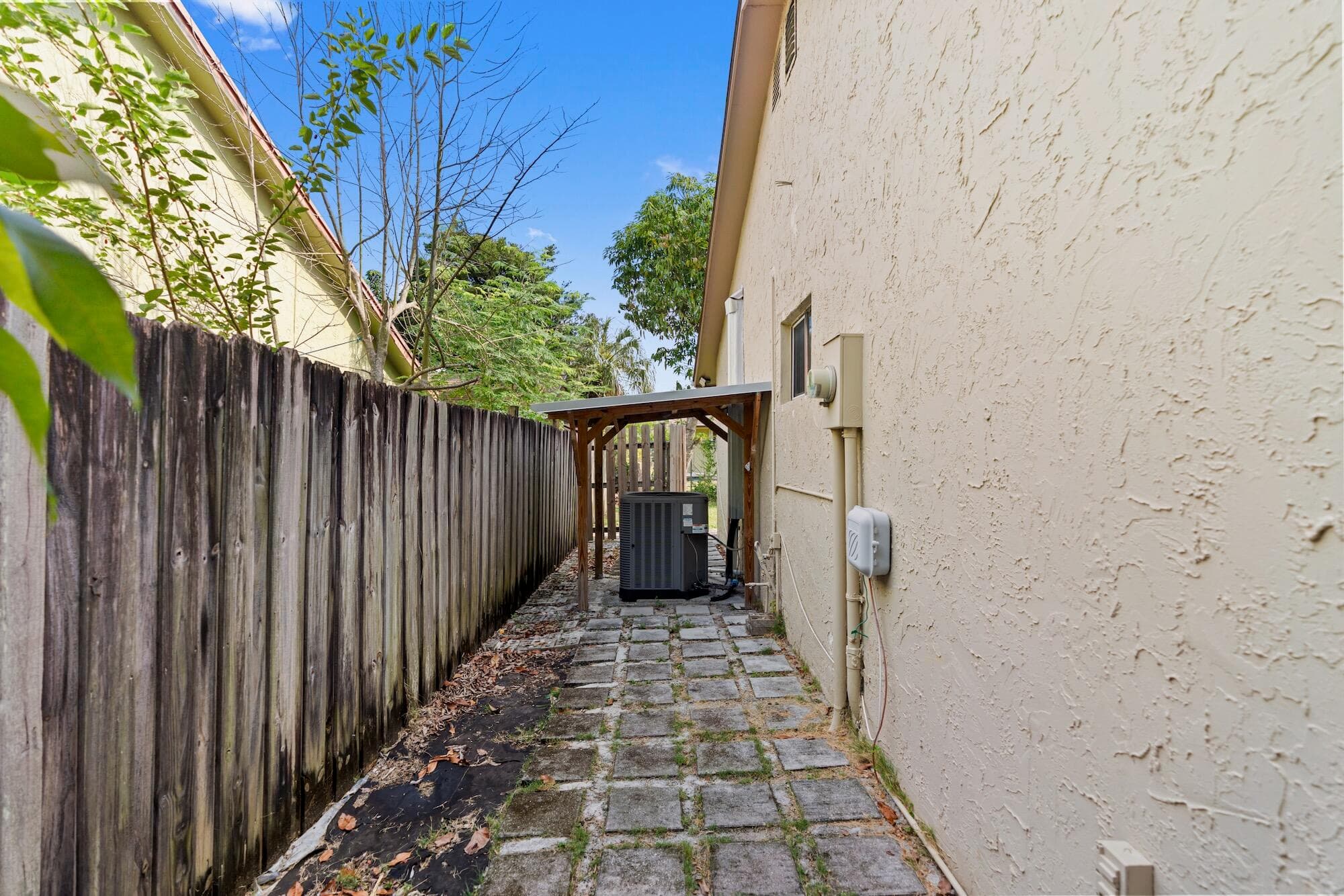9315 SW 170th Lane, Palmetto Bay, FL 33157 — photo 15 of 47