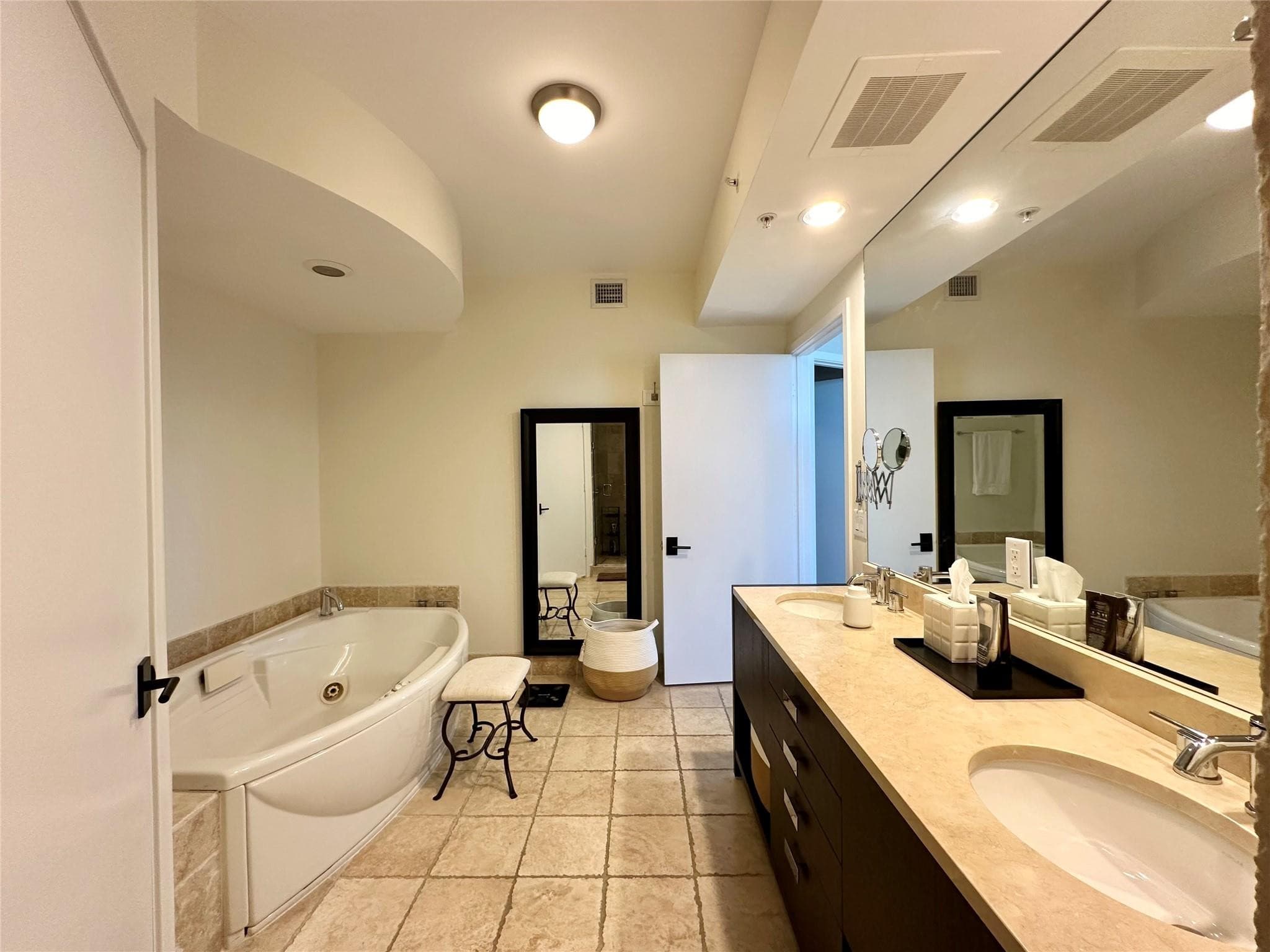 18201 Collins Avenue 1901, Sunny Isles Beach, FL 33160 — photo 49 of 85