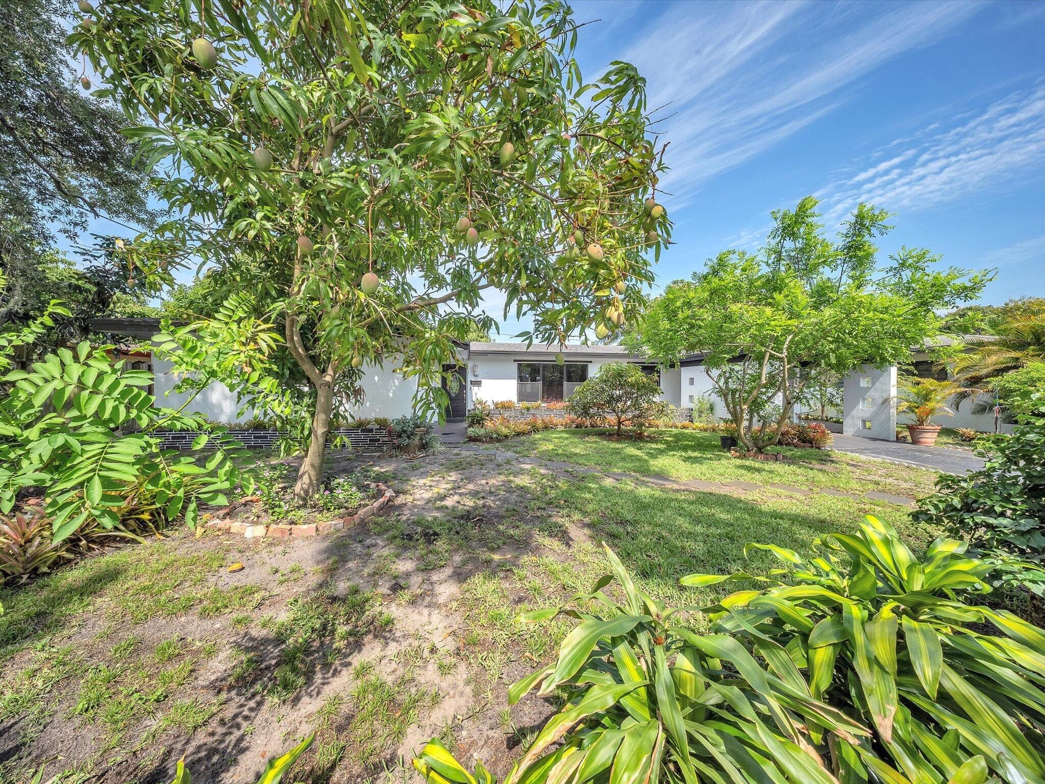 721 SW 38th Avenue, Fort Lauderdale, FL 33312 — photo 4 of 31