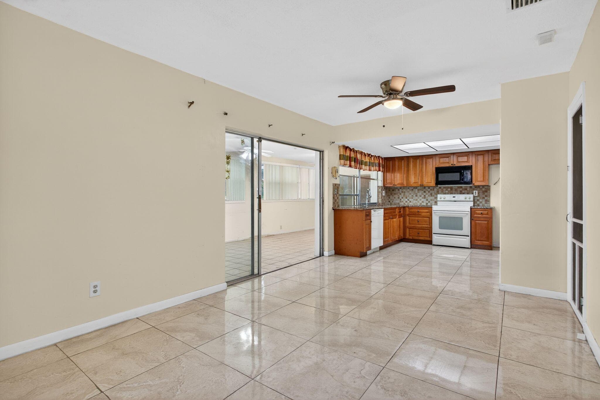 2540 NW 34th Terrace, Lauderdale Lakes, FL 33311 — photo 7 of 47