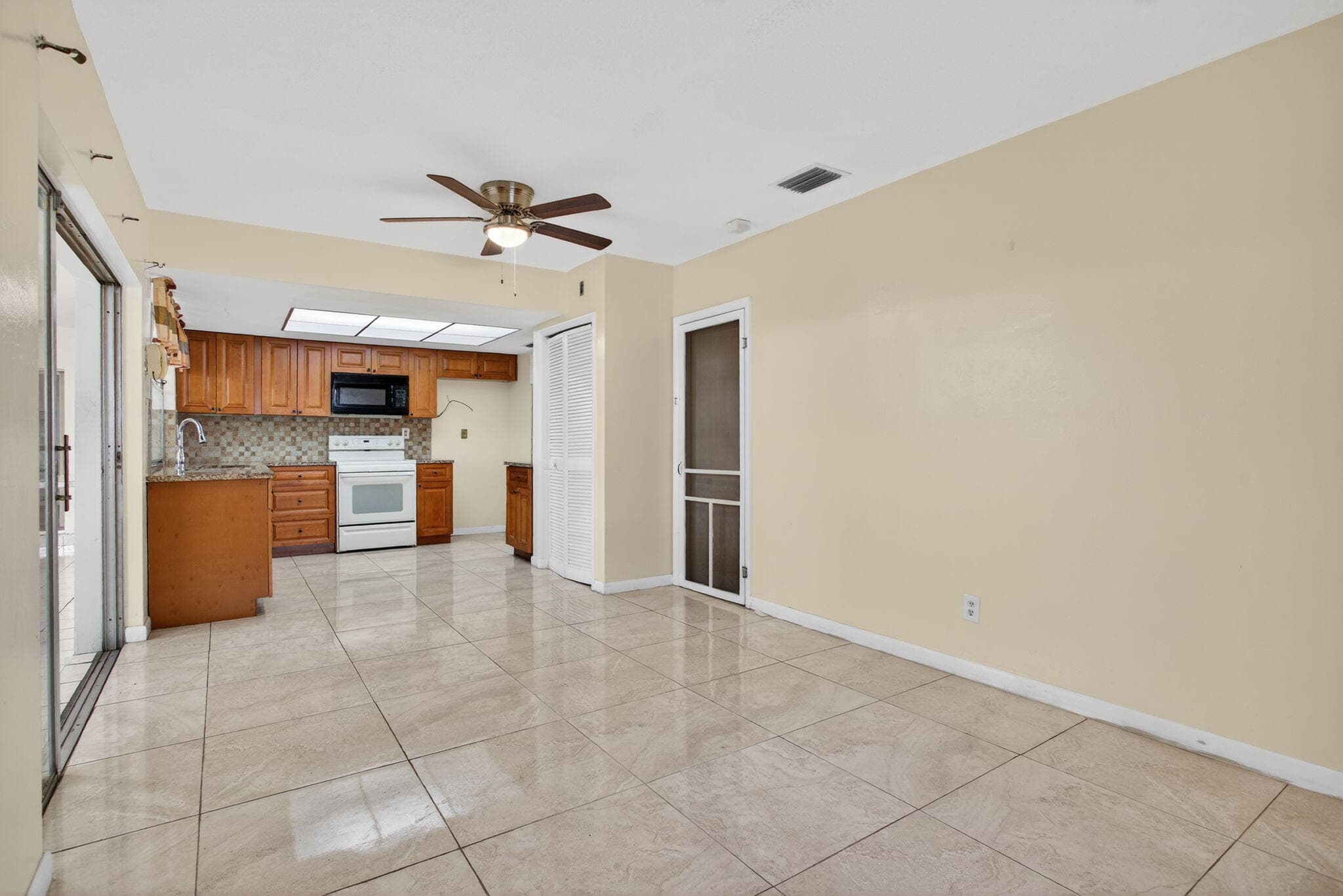 2540 NW 34th Terrace, Lauderdale Lakes, FL 33311 — photo 8 of 47