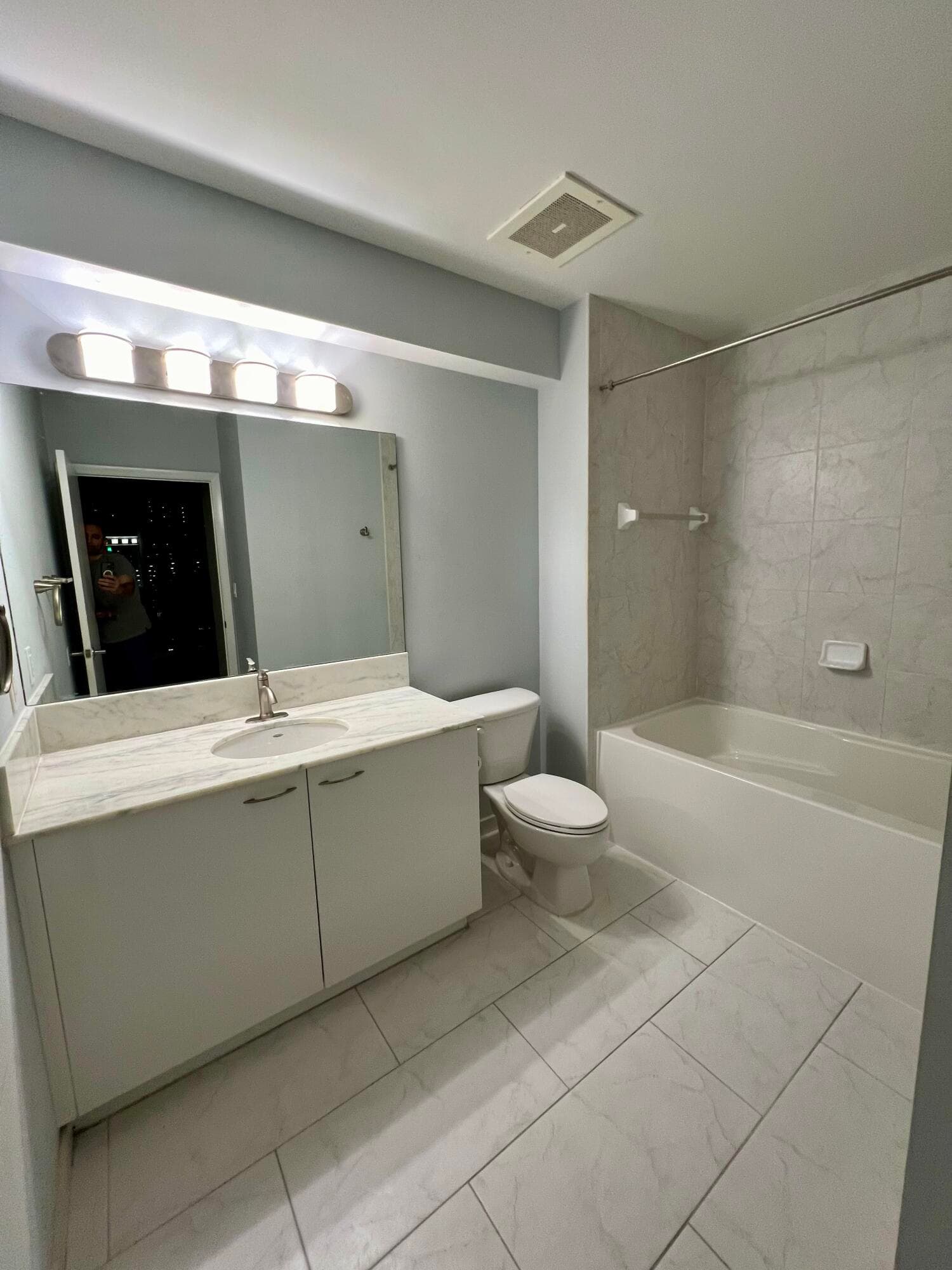 133 NE 2nd Avenue 1006, Miami, FL 33132 — photo 4 of 17