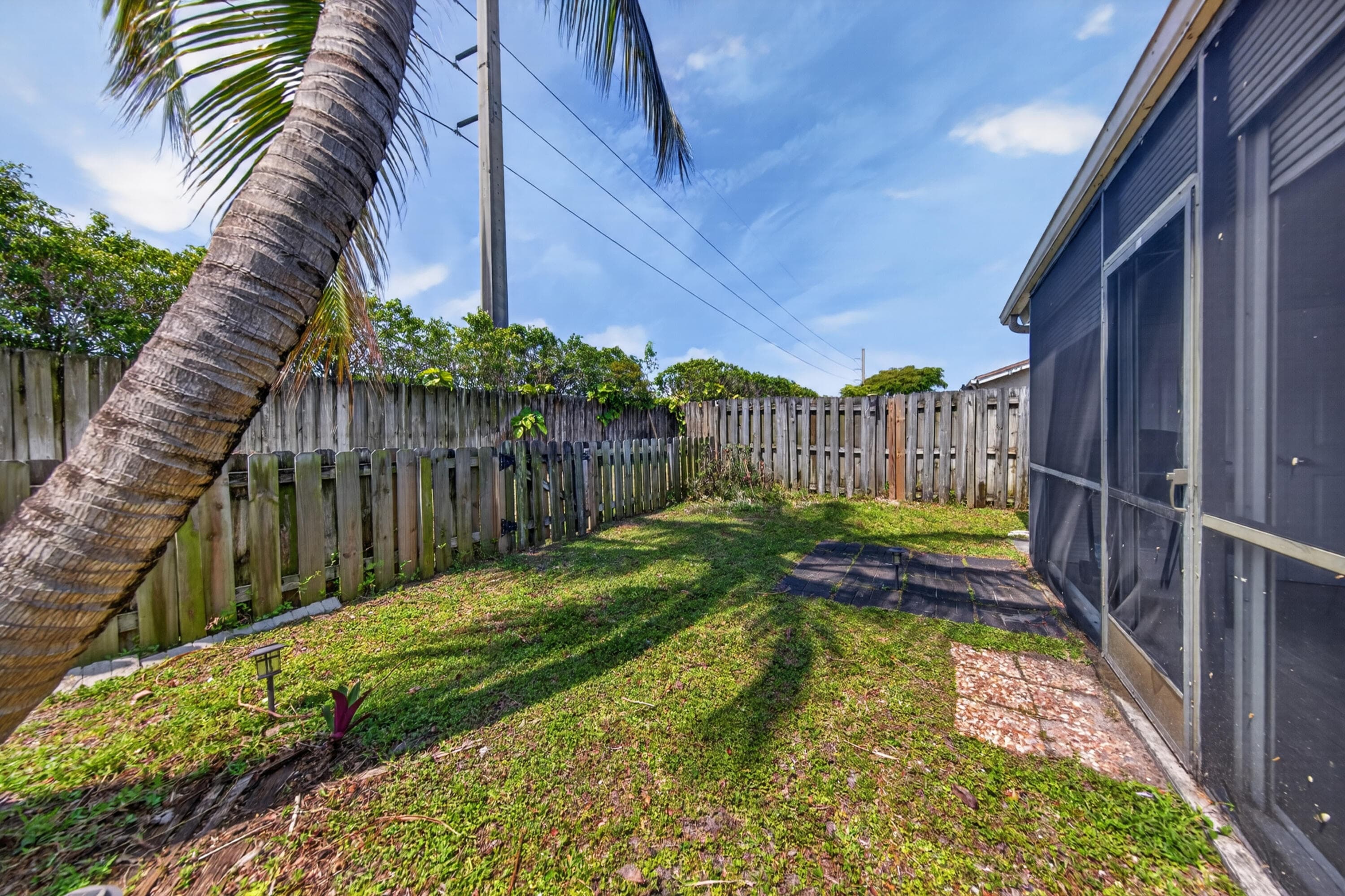 1036 E Lakes Drive, Pompano Beach, FL 33064 — photo 33 of 46