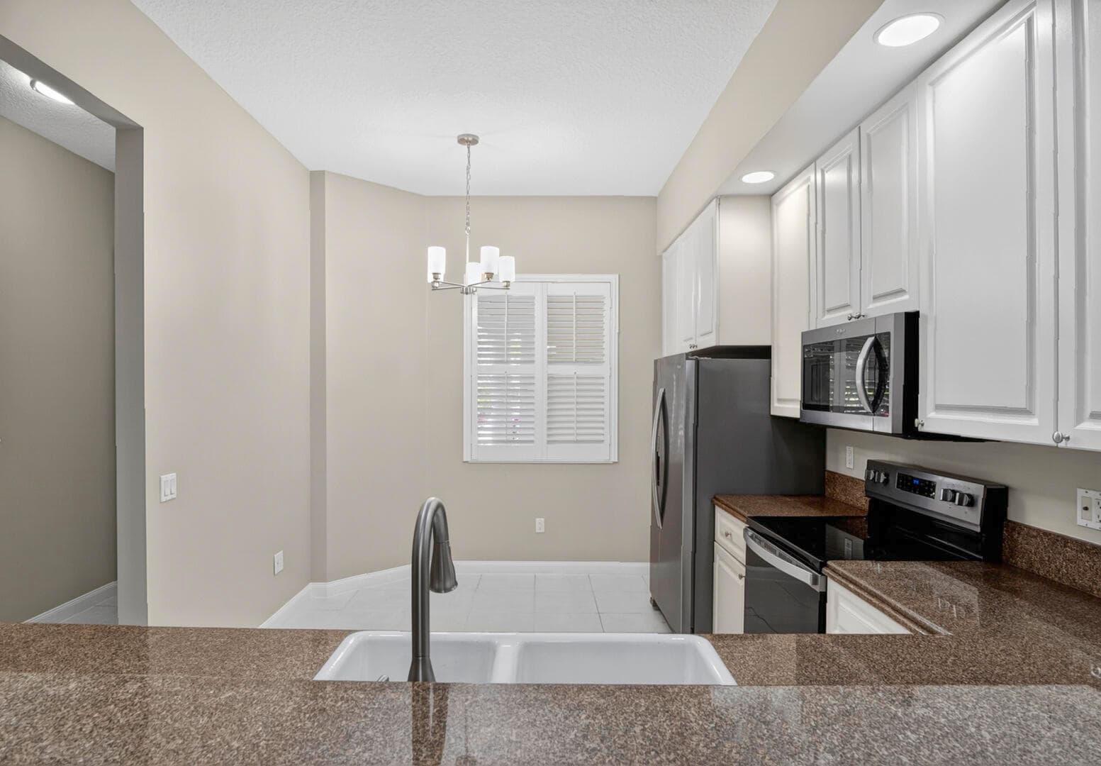 37 E Harbour Isle Dr Drive E 106, Fort Pierce, FL 34949 — photo 11 of 54