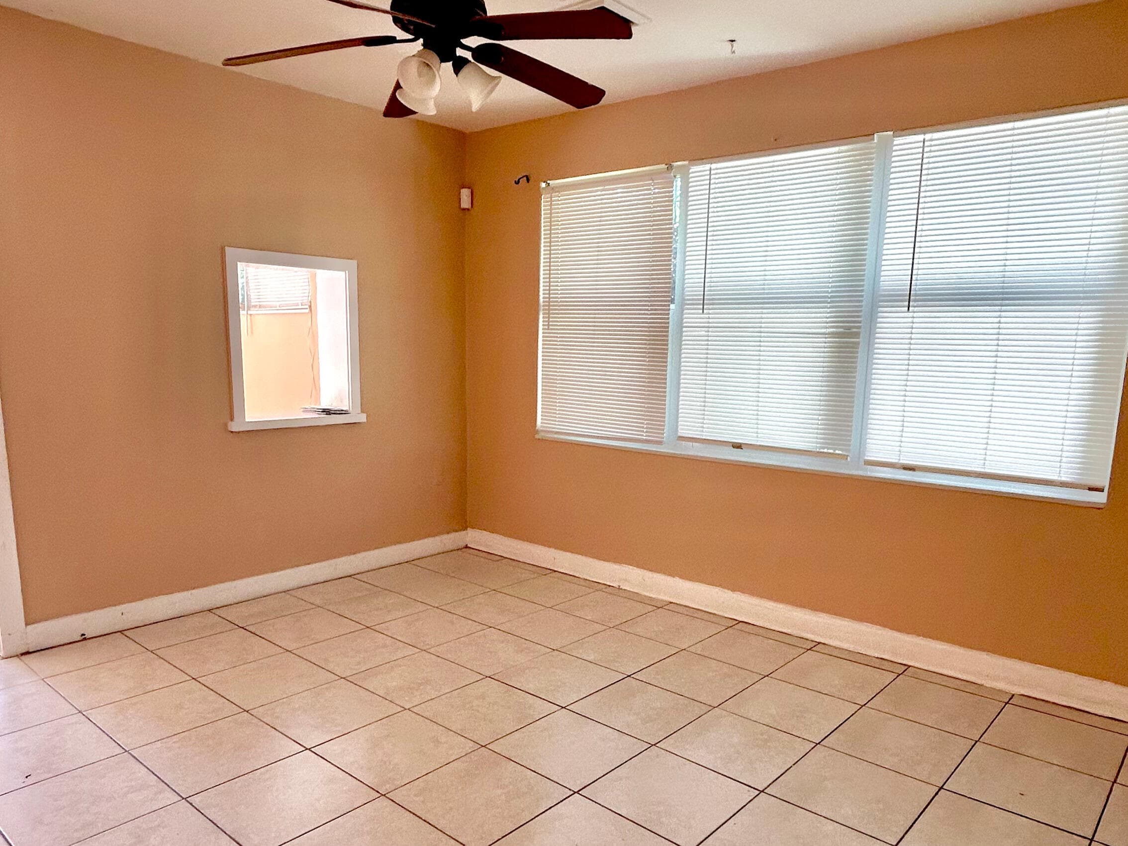 308 S 8th Street, Fort Pierce, FL 34950 — photo 4 of 10