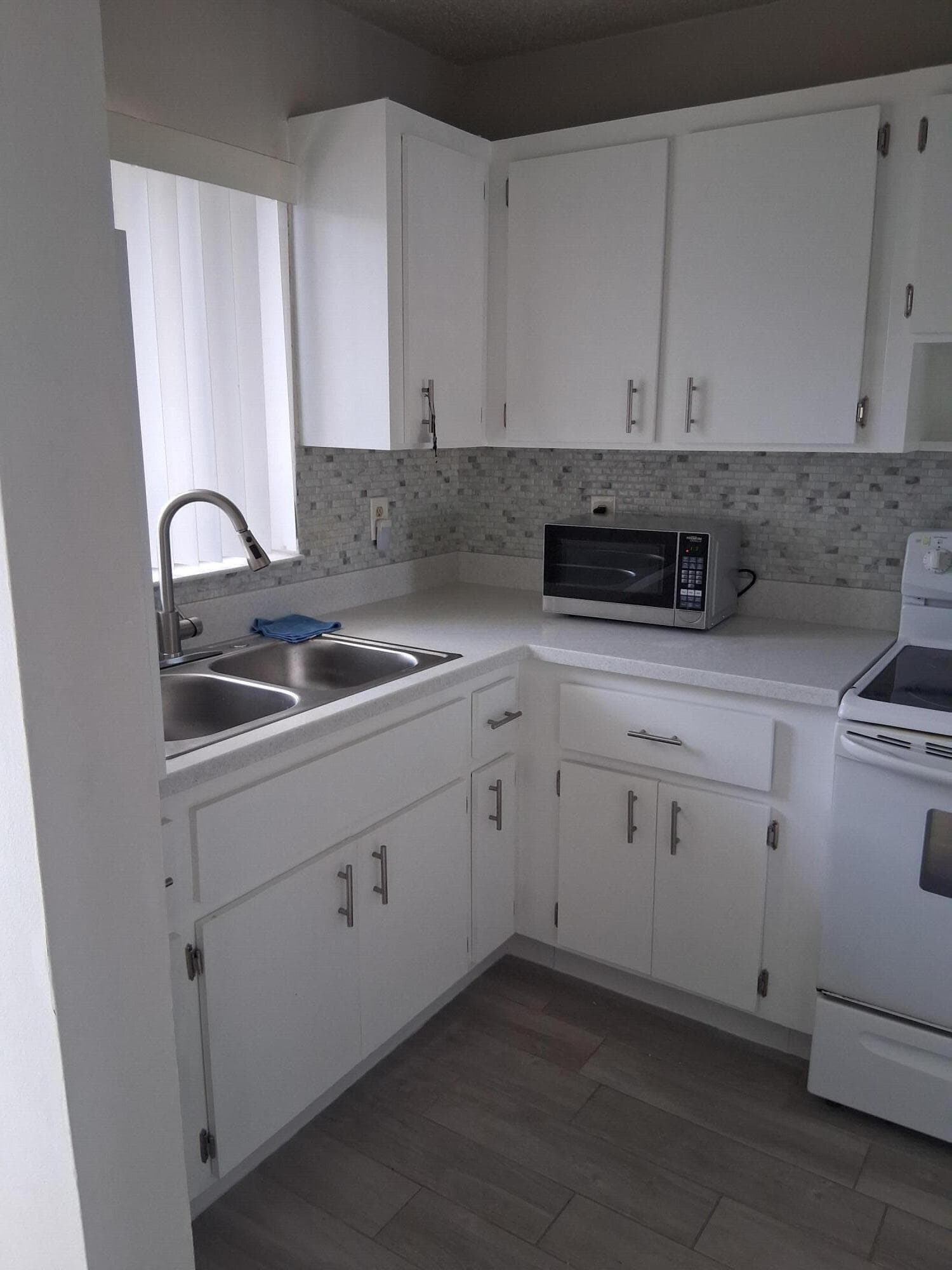 2514 Taylor 11, Hollywood, FL 33020 — photo 4 of 11