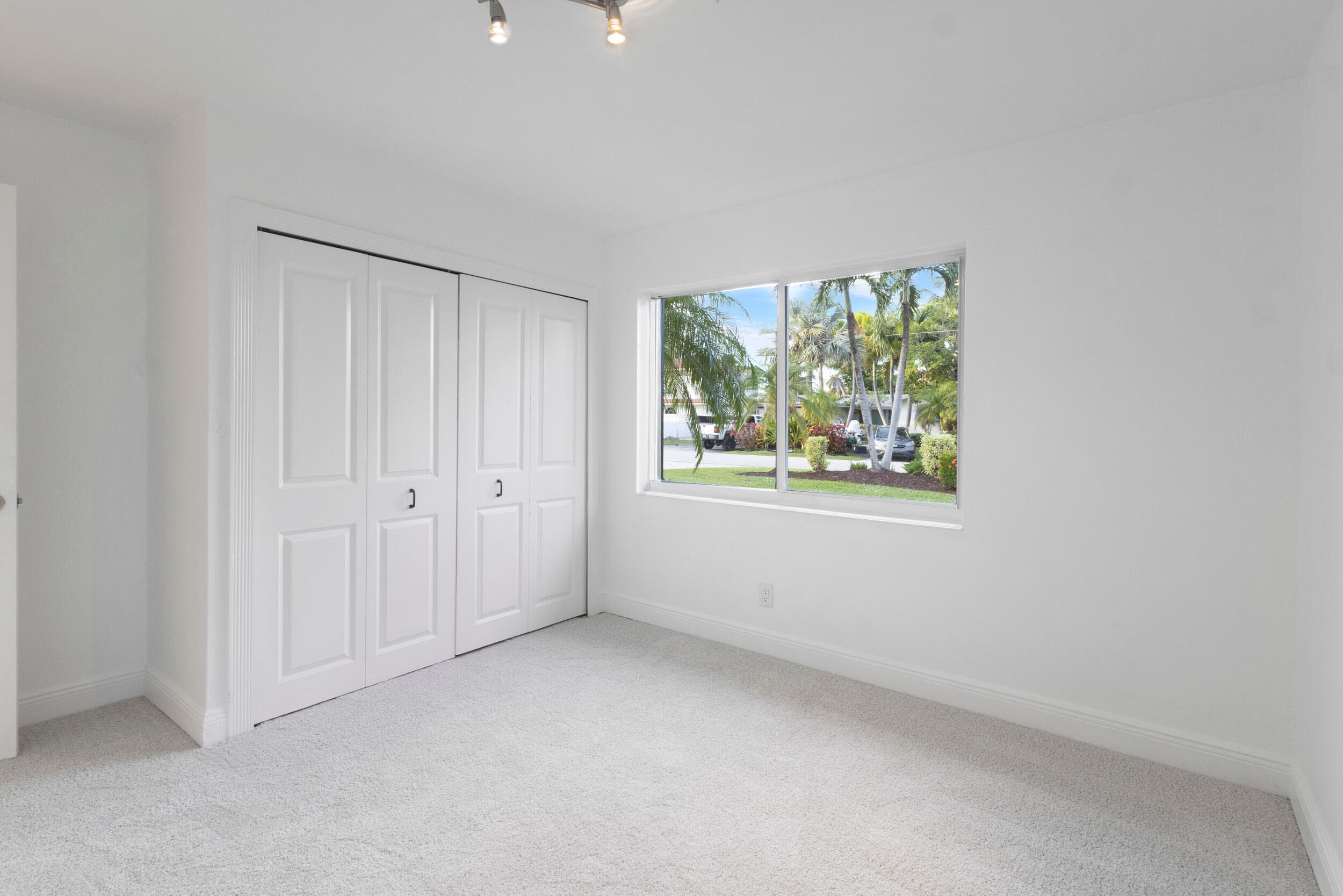 2940 NE 18th Street, Pompano Beach, FL 33062 — photo 10 of 31