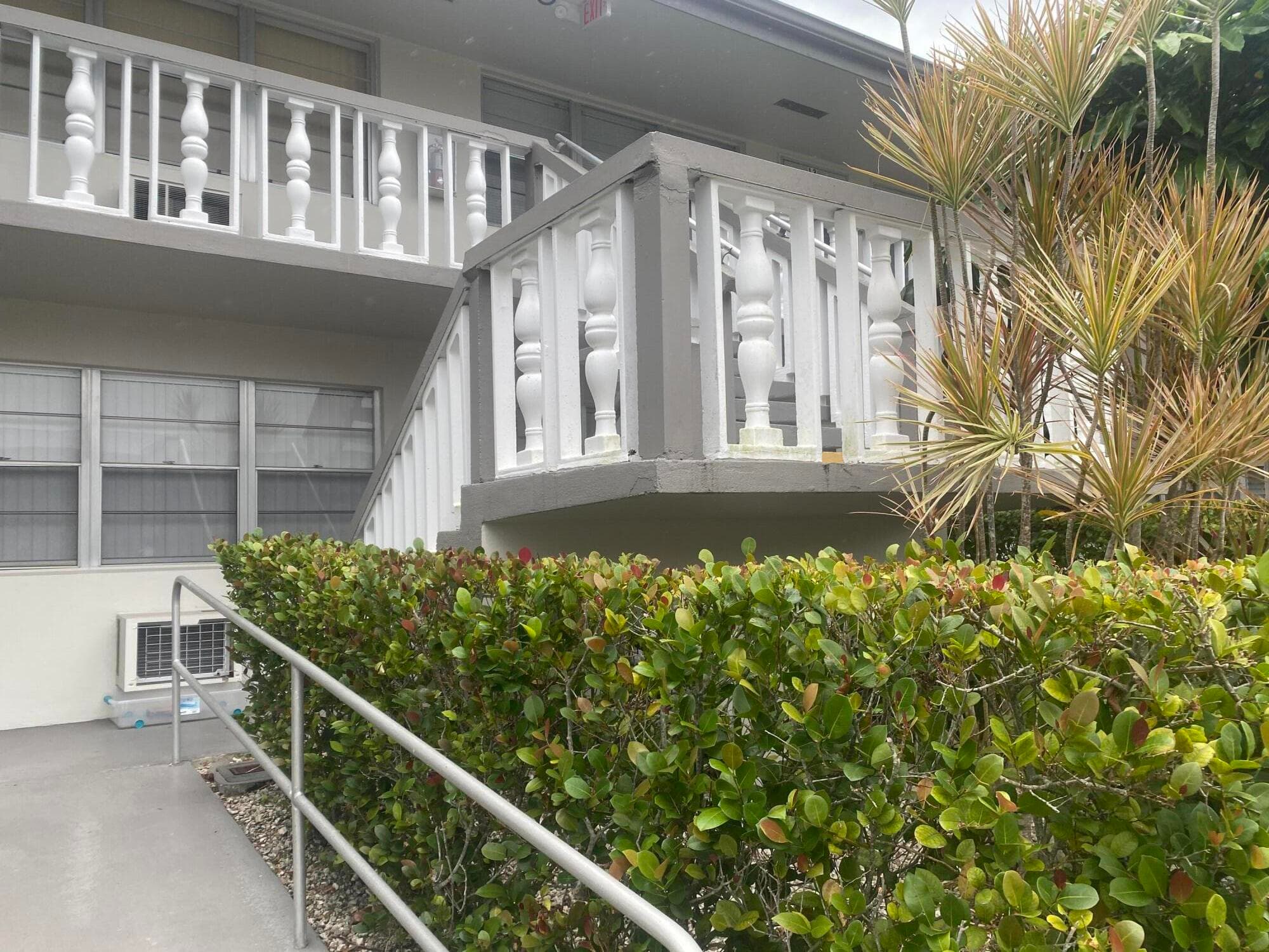 3 Kingswood A, West Palm Beach, FL 33417 — photo 3 of 12